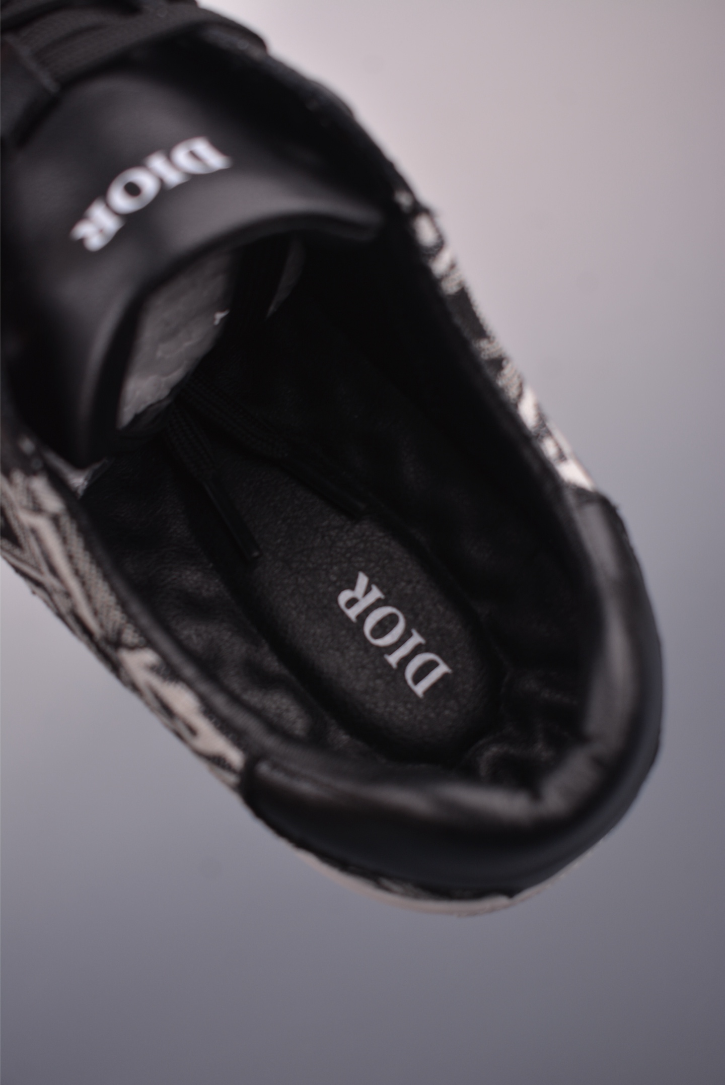 Dior CD1 Low-Top Sneakers - Breathable Mesh, Lightweight Rubber Sole, Stylish 9 i1754083902977 6612 0 8