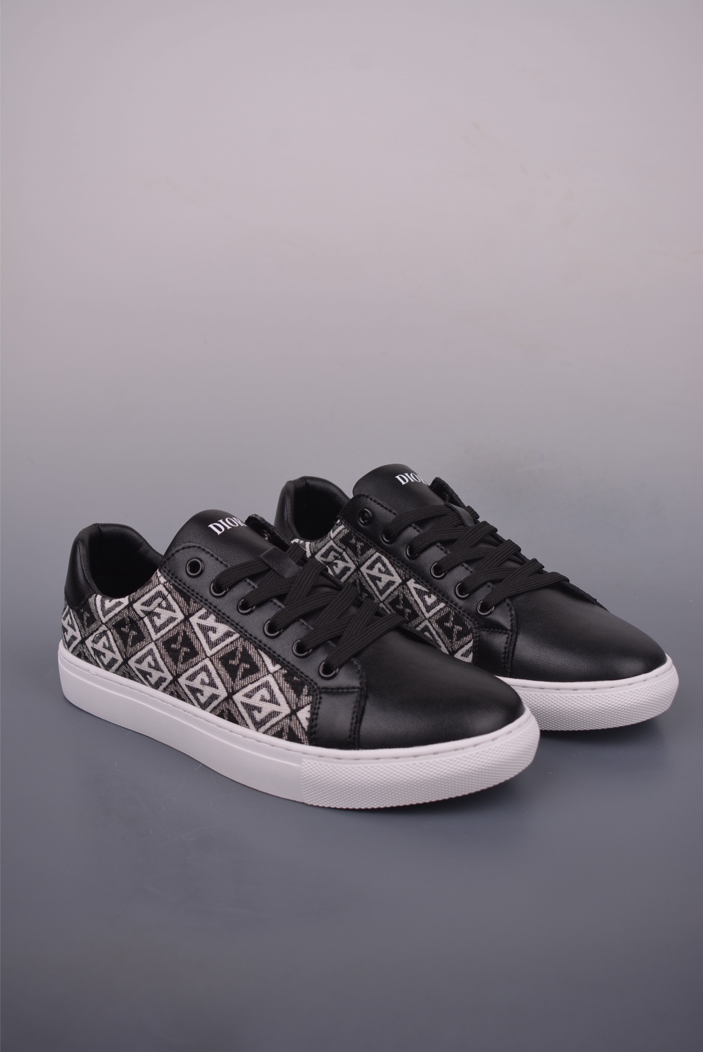 Dior CD1 Low-Top Sneakers - Breathable Mesh, Lightweight Rubber Sole, Stylish 1 i1754083903005 4893 0 0