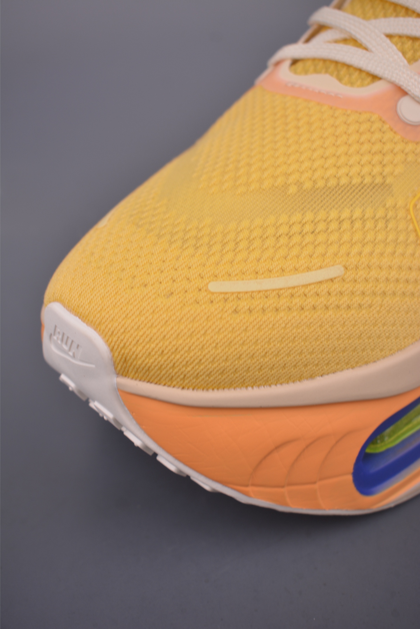 Nike Vomero Premium Air Cushion Running Shoes - Comfortable, Durable, Stylish 6 i1754164273499 9617 0 8
