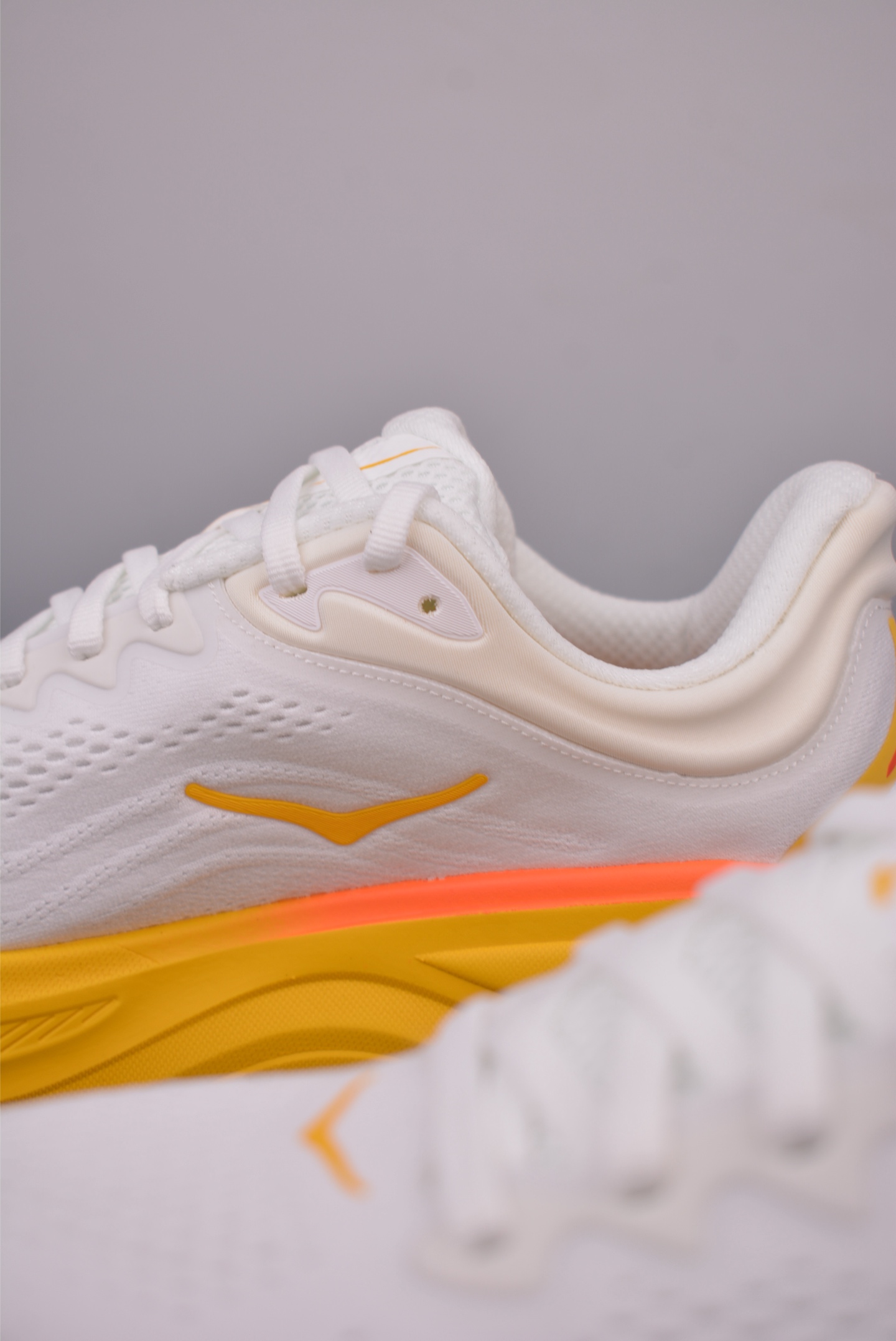 Hoka One One Bondi 9 Wide: Comfort, Cushioning, and Durable Running Shoes 9 i1754164491711 4017 0 7