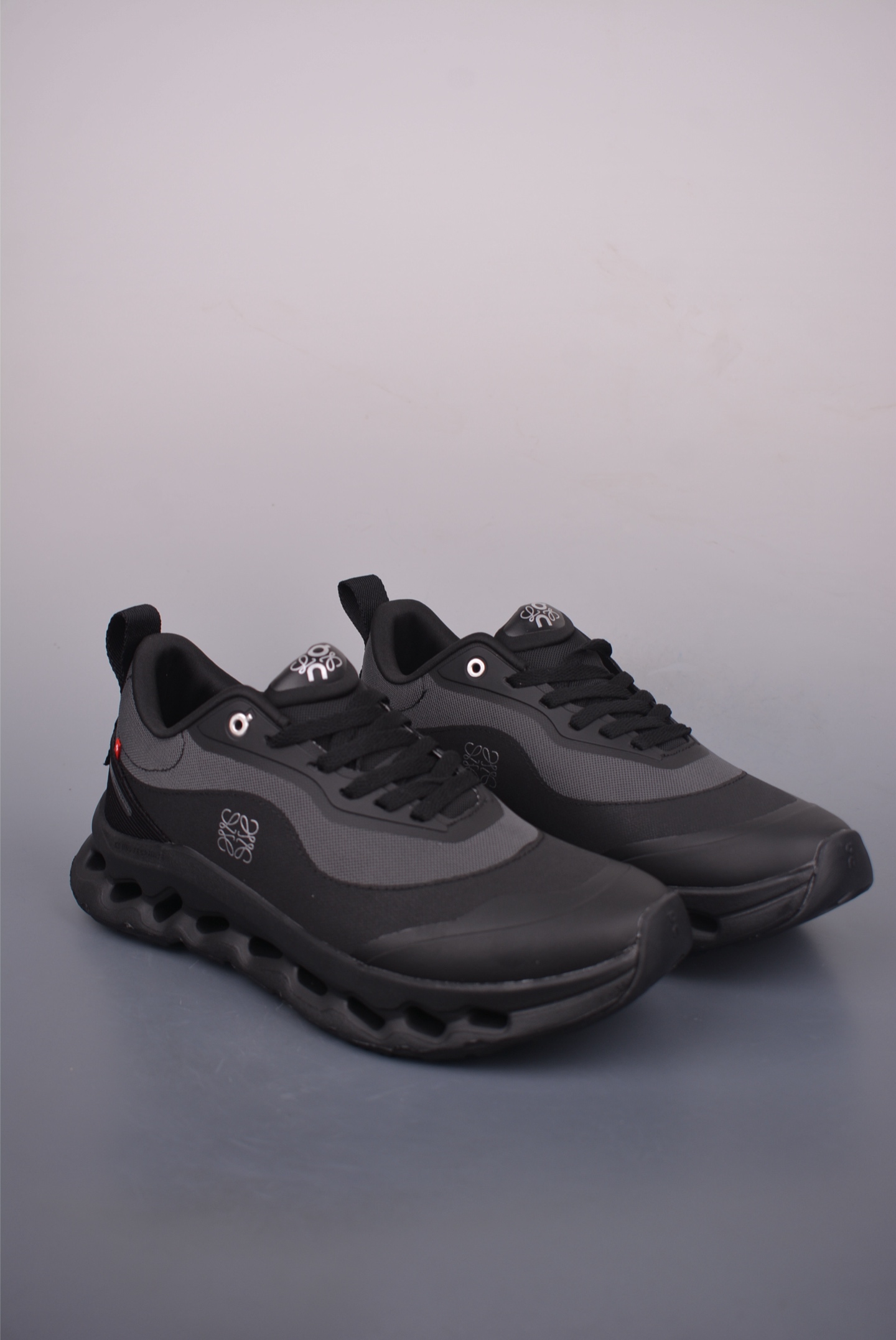 Loewe Cloudtilt 2.0 Outdoor Street Style Running Shoes - Black 1 i1754165798807 1592 0 0