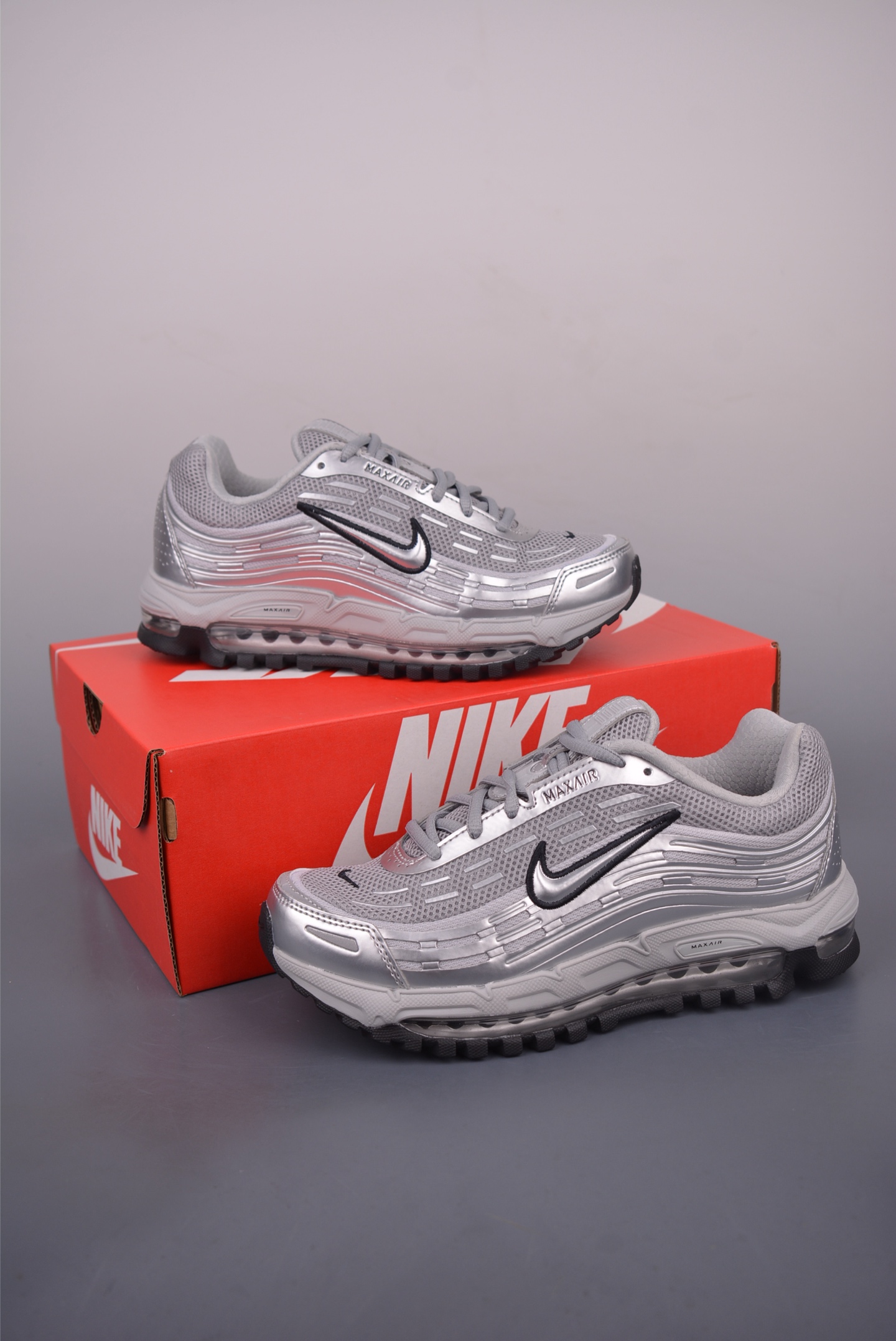 Comme Des Garcons Homme Plus x Nike Air Max TL 2.5 CDG Play Sneakers 6 i1754166236253 3592 0 4