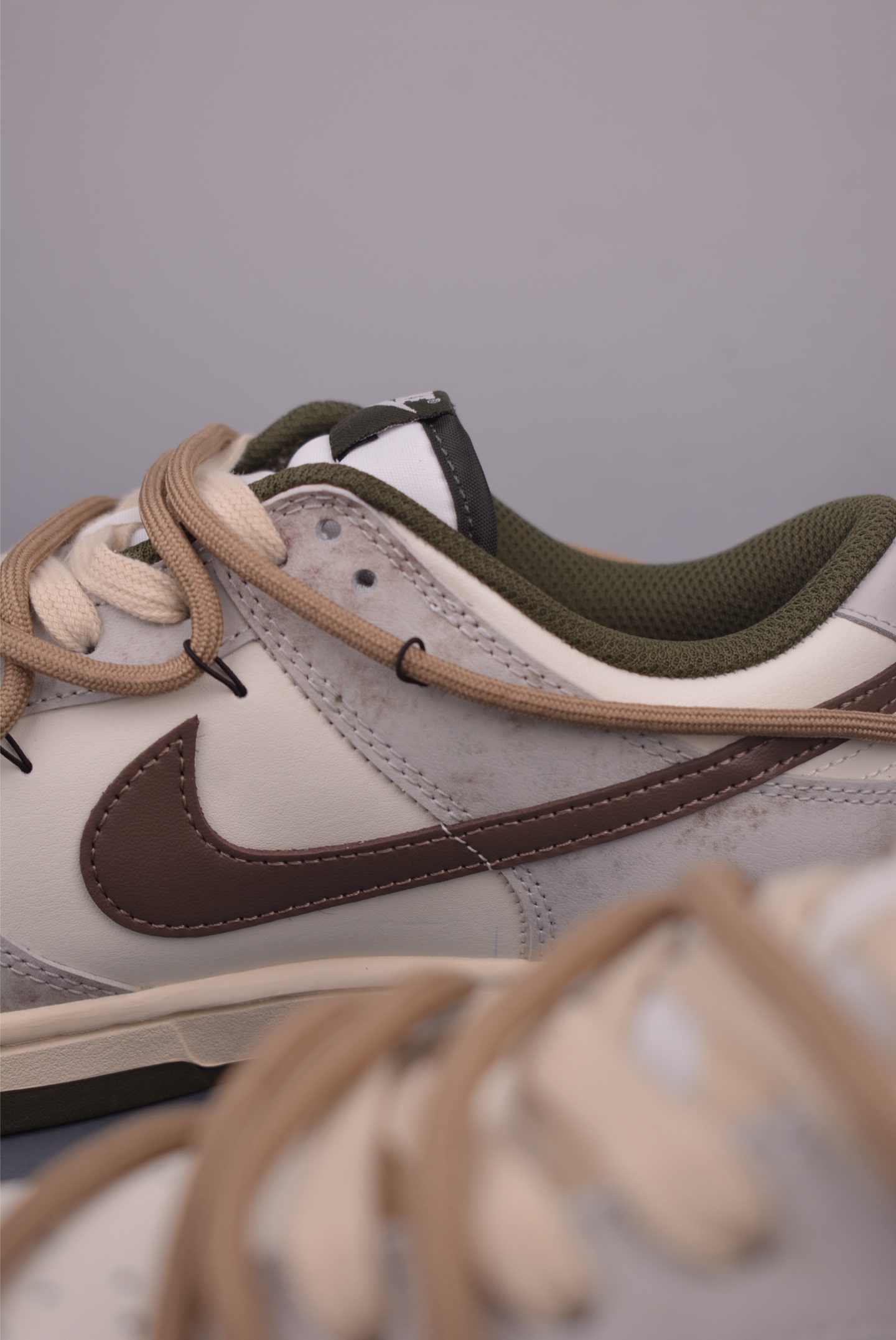 Nike SB Dunk Low Mocha Feather Deconstructed Lace-Up Sneakers HF5441-102 9 i1754171333028 495 0 7