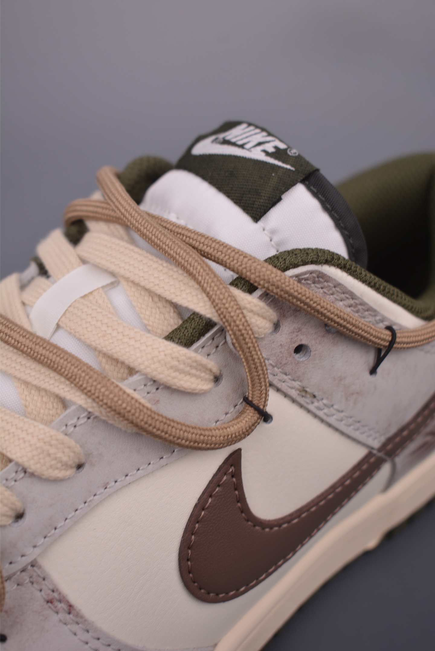 Nike SB Dunk Low Mocha Feather Deconstructed Lace-Up Sneakers HF5441-102 8 i1754171333028 6214 0 6