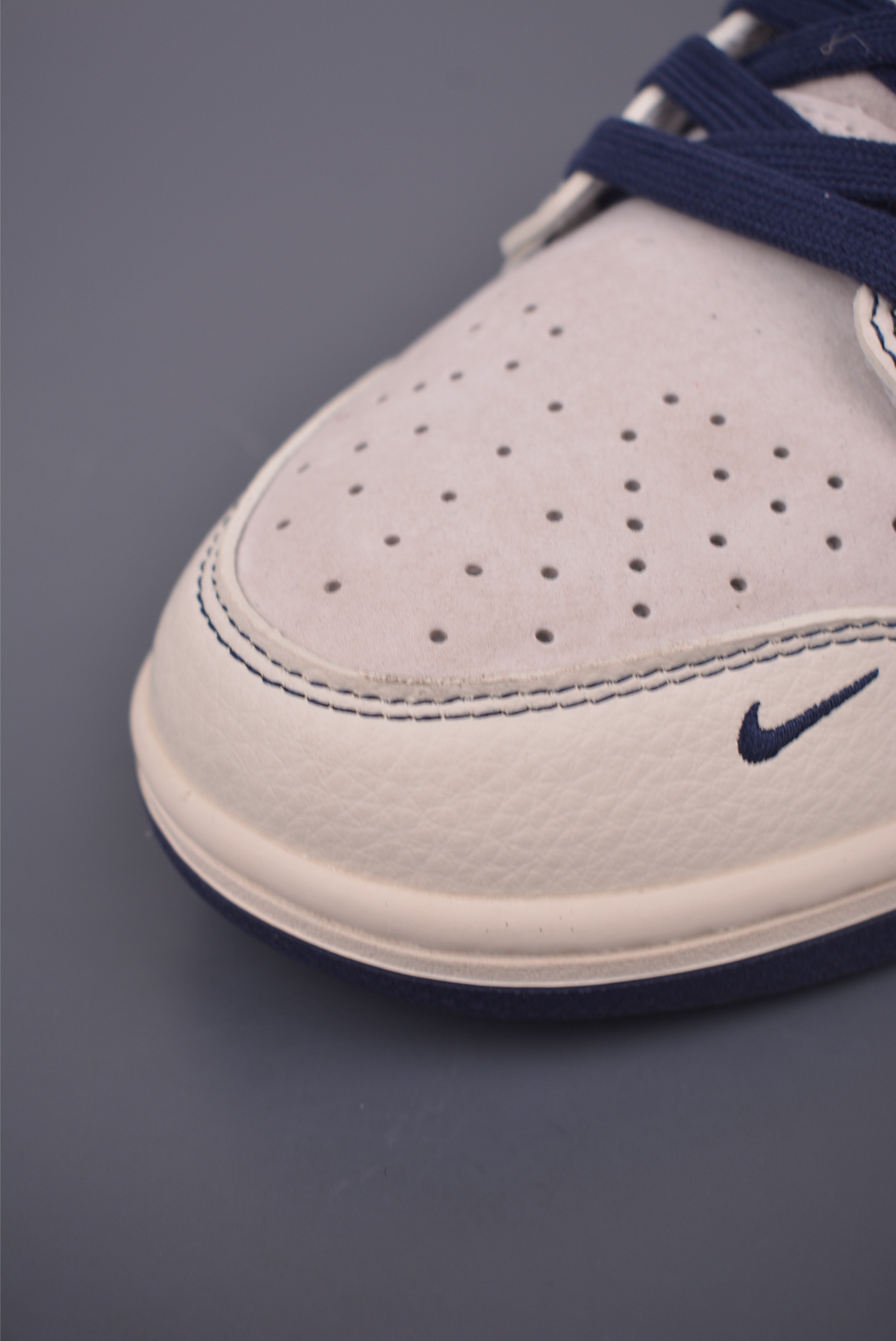 Nike SB Dunk Low Supreme Collab Cream/Navy Sneakers Authentic Style & Comfort 7 i1754171428461 9574 0 5