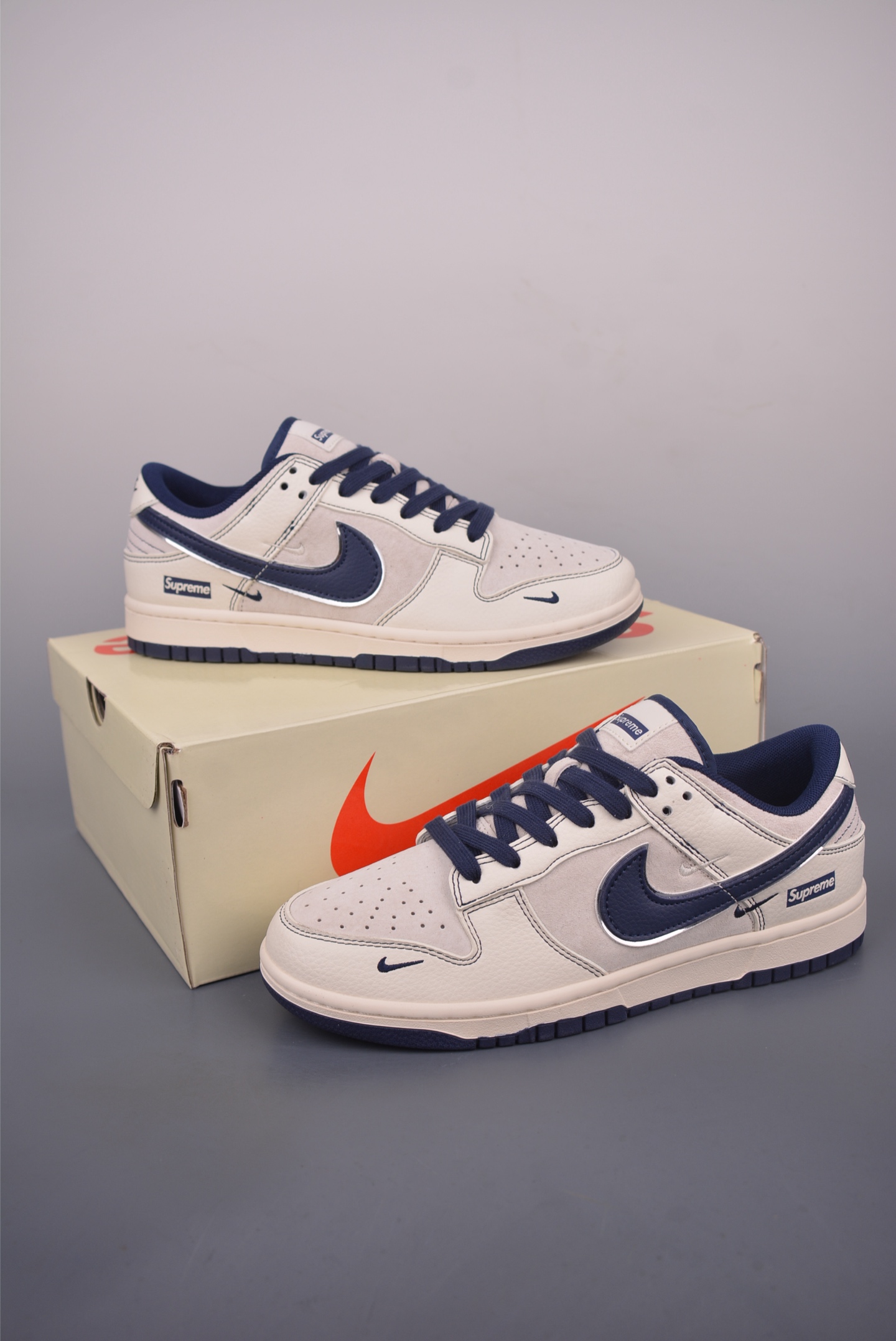 Nike SB Dunk Low Supreme Collab Cream/Navy Sneakers Authentic Style & Comfort 6 i1754171429925 7434 0 4