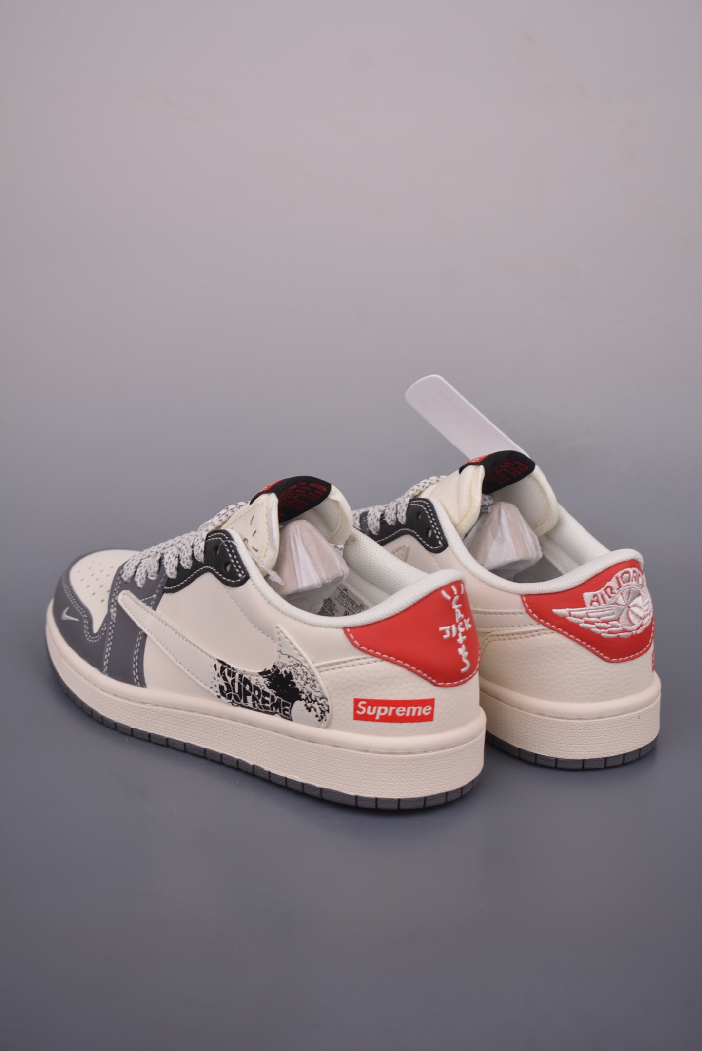 Fragment Travis Scott Supreme Air Jordan 1 Low Black Toe Sneakers 2 i1754171637836 9882 0 1