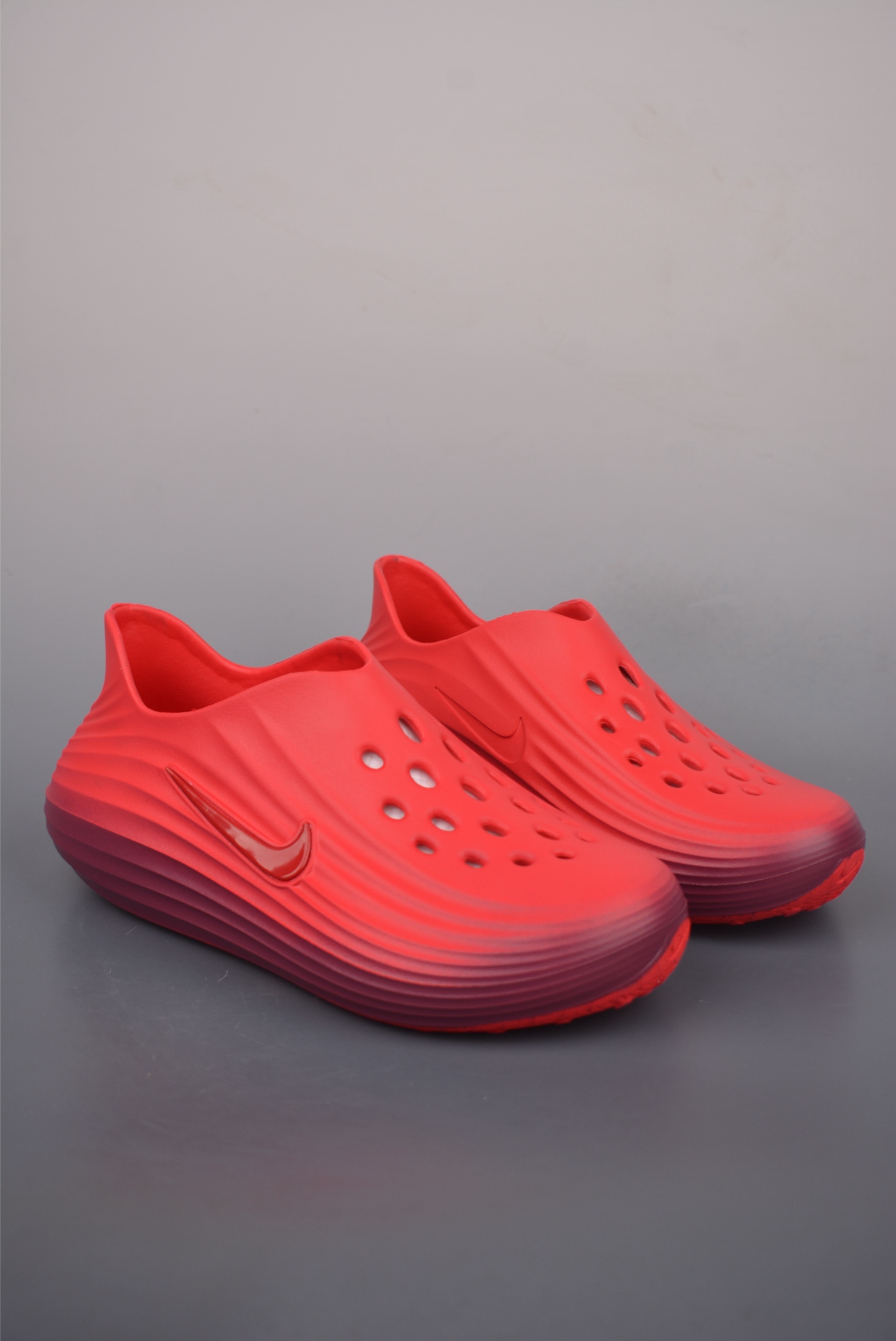 Nike ReactX Rejuven8 Red Sandals: Summer Essential with Ultimate Comfort 2 i1754257761061 2876 0 0
