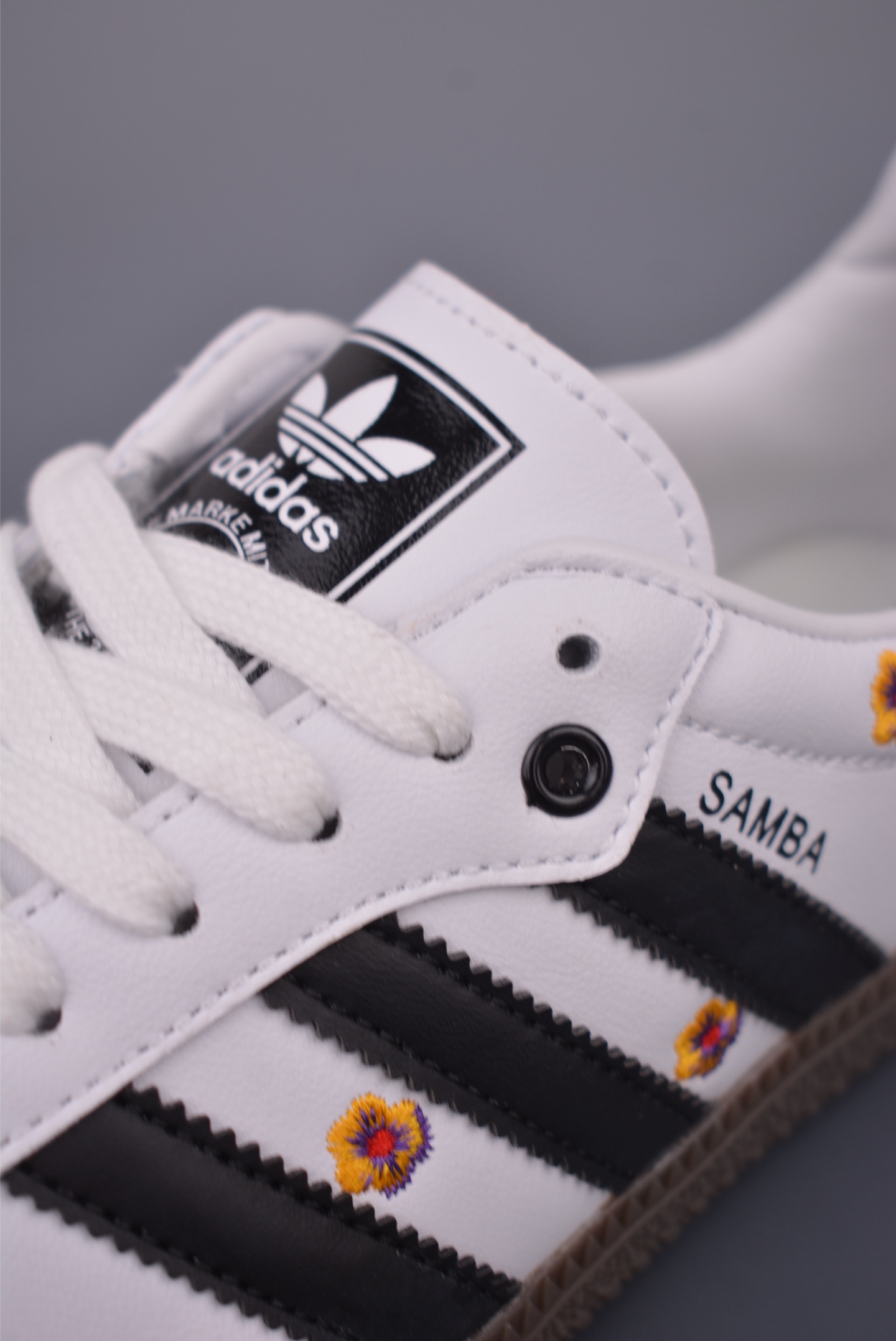 Adidas Samba OG Retro Floral Sneakers - Comfortable, Stylish, and Iconic 7 i1754259138890 8184 0 6