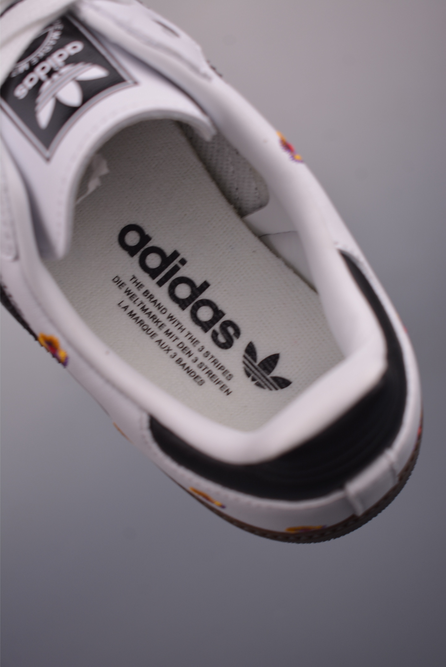 Adidas Samba OG Retro Floral Sneakers - Comfortable, Stylish, and Iconic 9 i1754259138896 2187 0 8