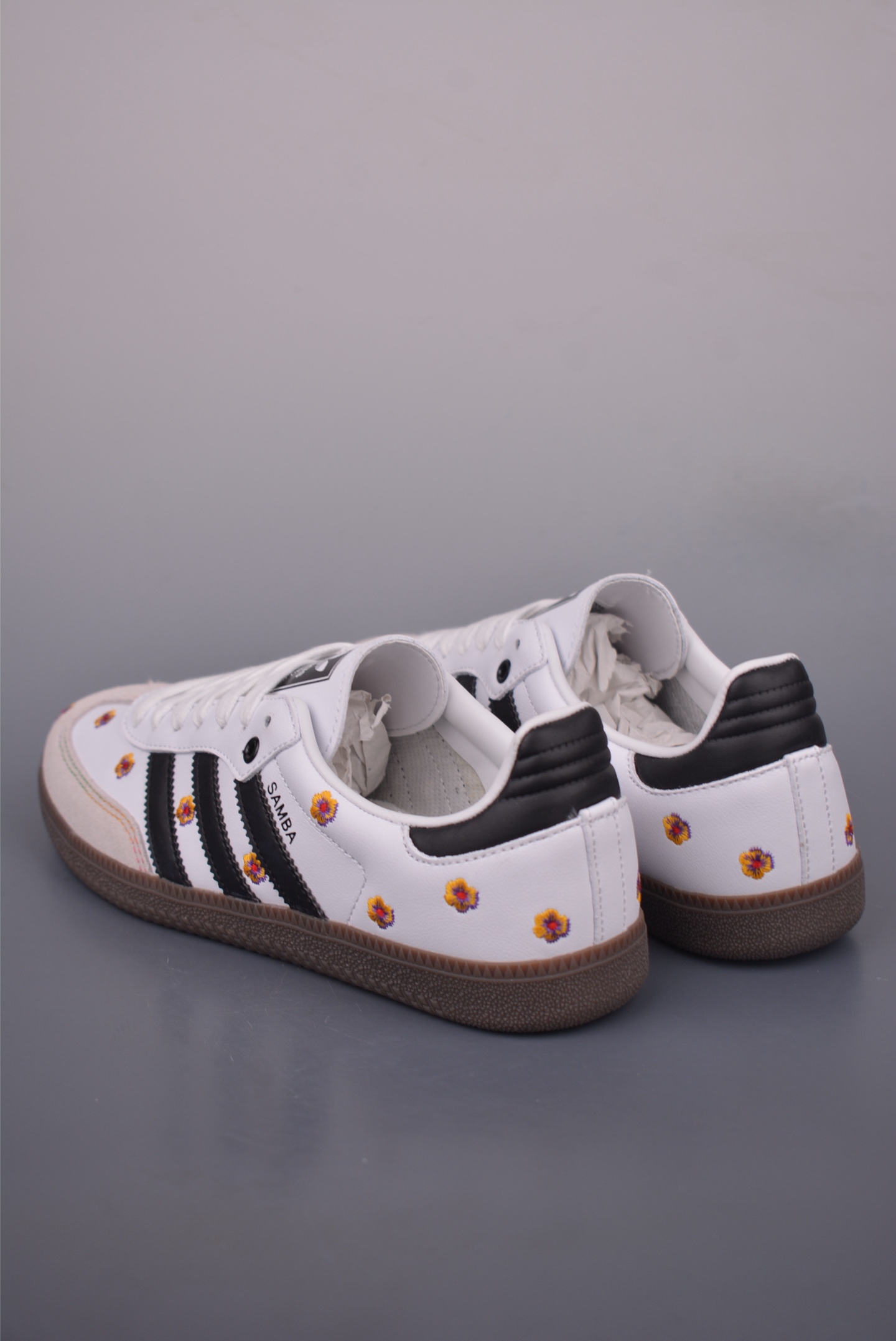 Adidas Samba OG Retro Floral Sneakers - Comfortable, Stylish, and Iconic 2 i1754259138898 9696 0 1