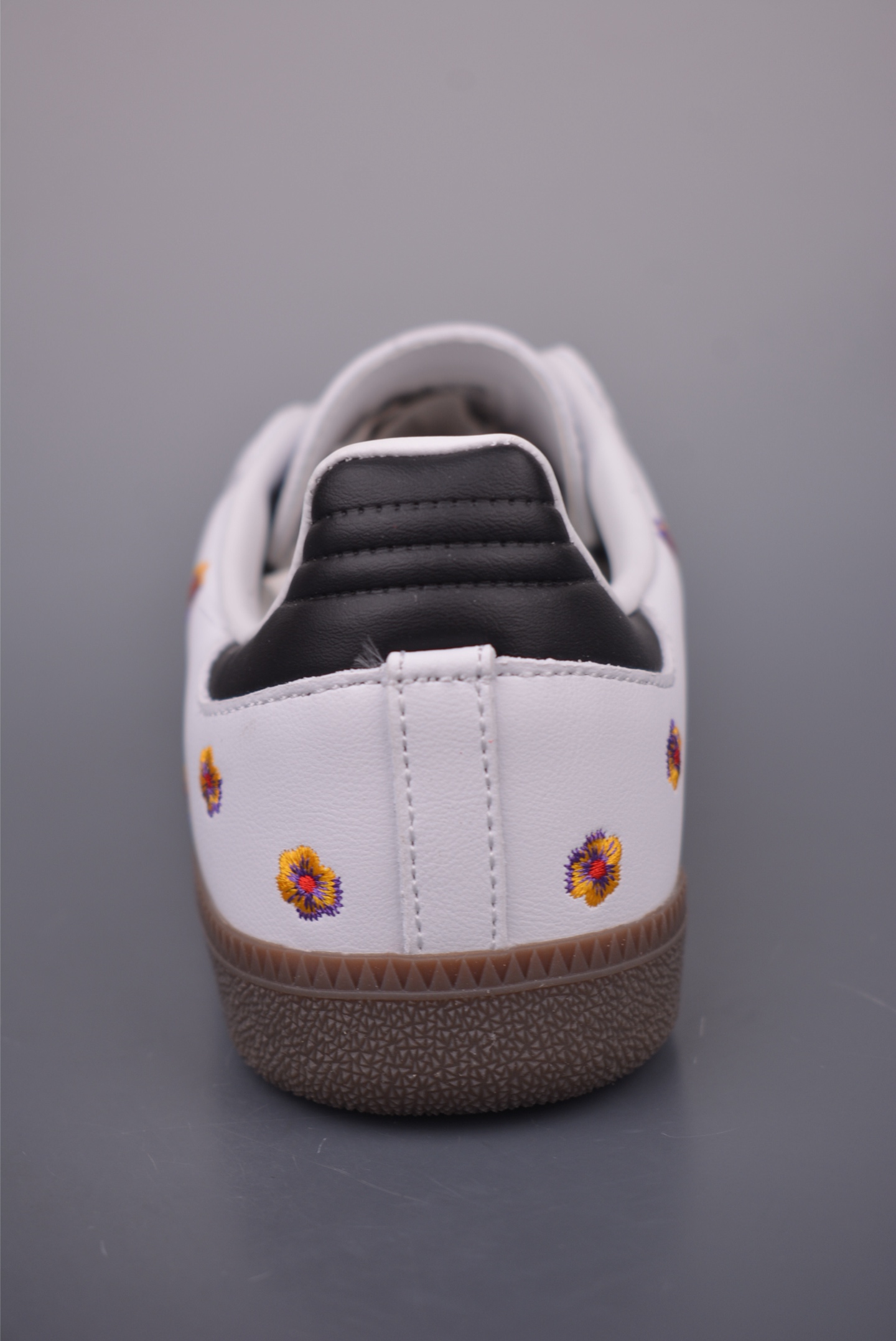 Adidas Samba OG Retro Floral Sneakers - Comfortable, Stylish, and Iconic 4 i1754259138918 8838 0 3