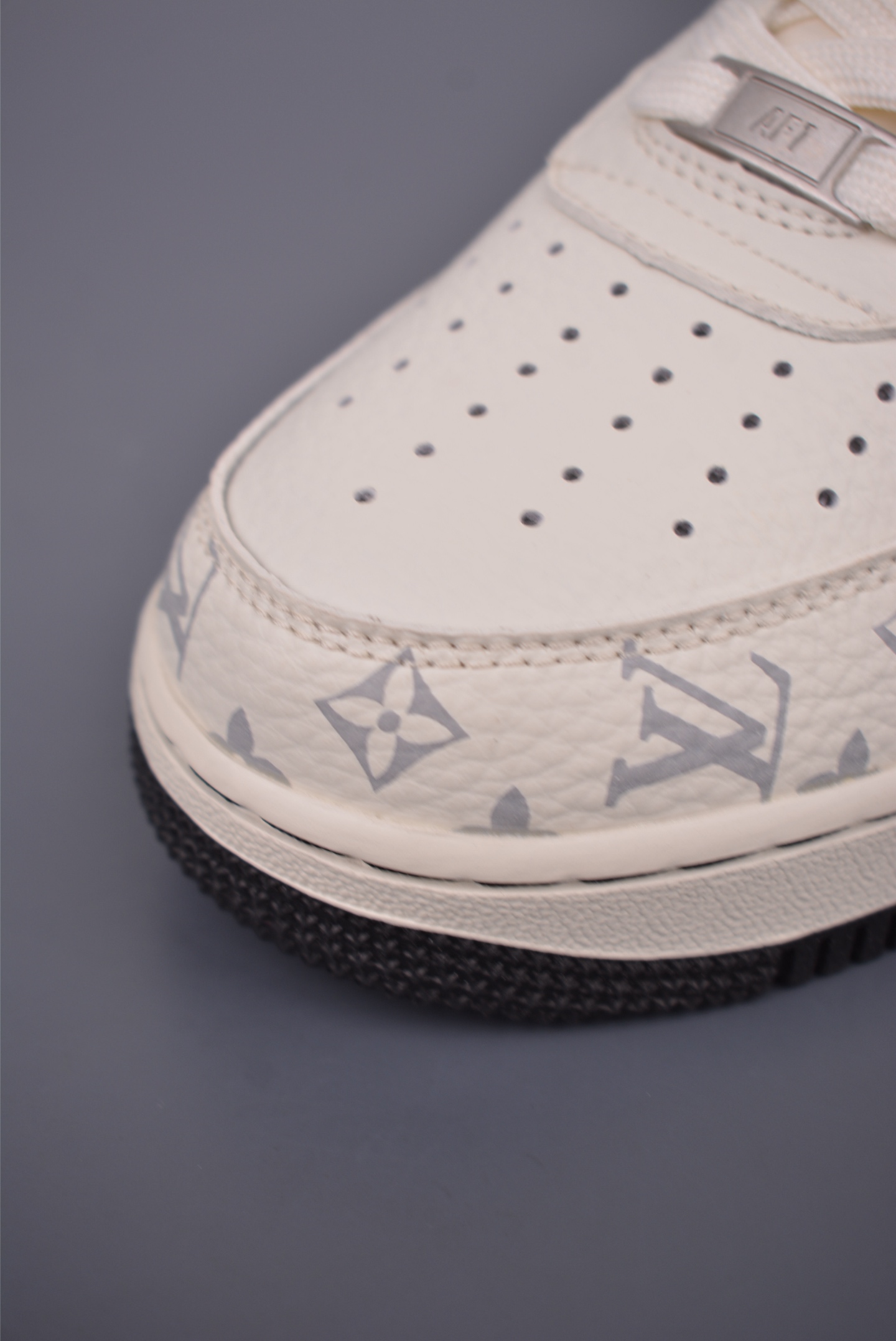 Nike Air Force 1 Low Louis Vuitton Sneakers - Limited Edition Collab 7 i1754342259133 9375 0 5