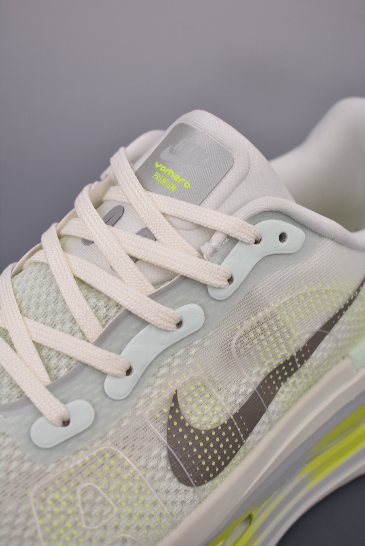 Nike Vomero Premium Air Cushion Running Shoes - Comfortable, Durable, Stylish 7 i1754344239107 3794 0 6