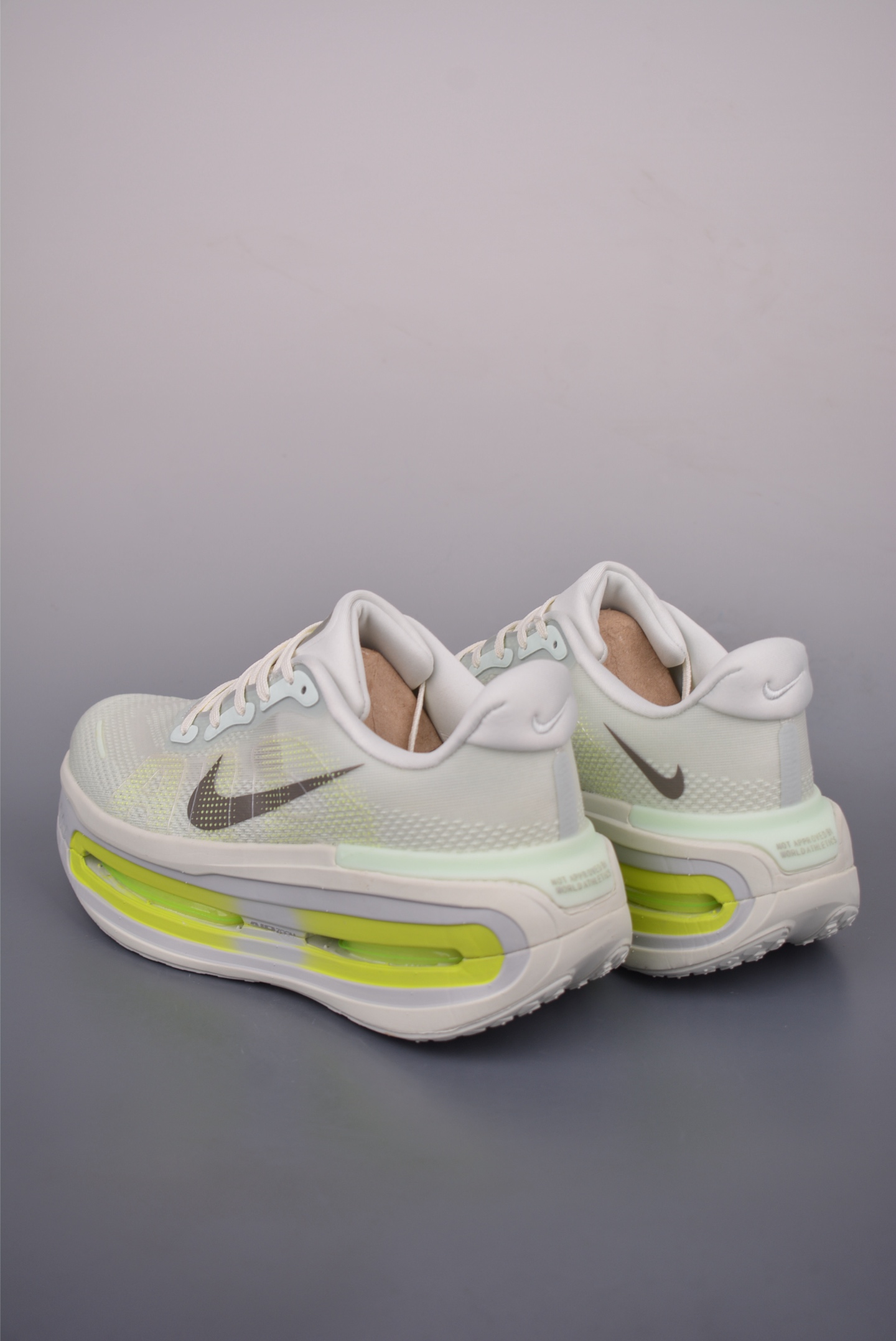 Nike Vomero Premium Air Cushion Running Shoes - Comfortable, Durable, Stylish 2 i1754344240604 3616 0 1