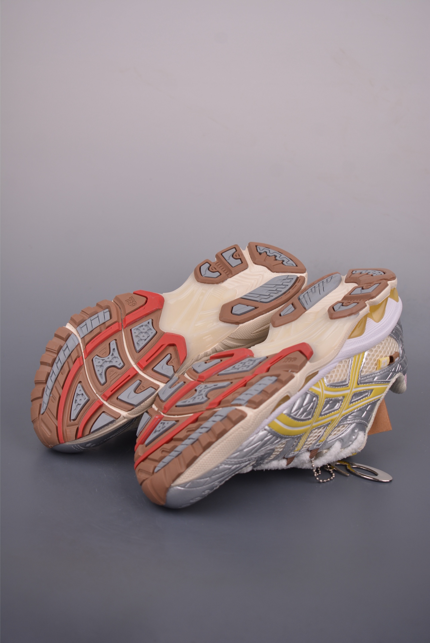 Asics GEL-Kahana Nimbus 10.1 Low-Top Sneakers - Durable, Breathable, and Stylish 4 i1754346892290 1233 0 2