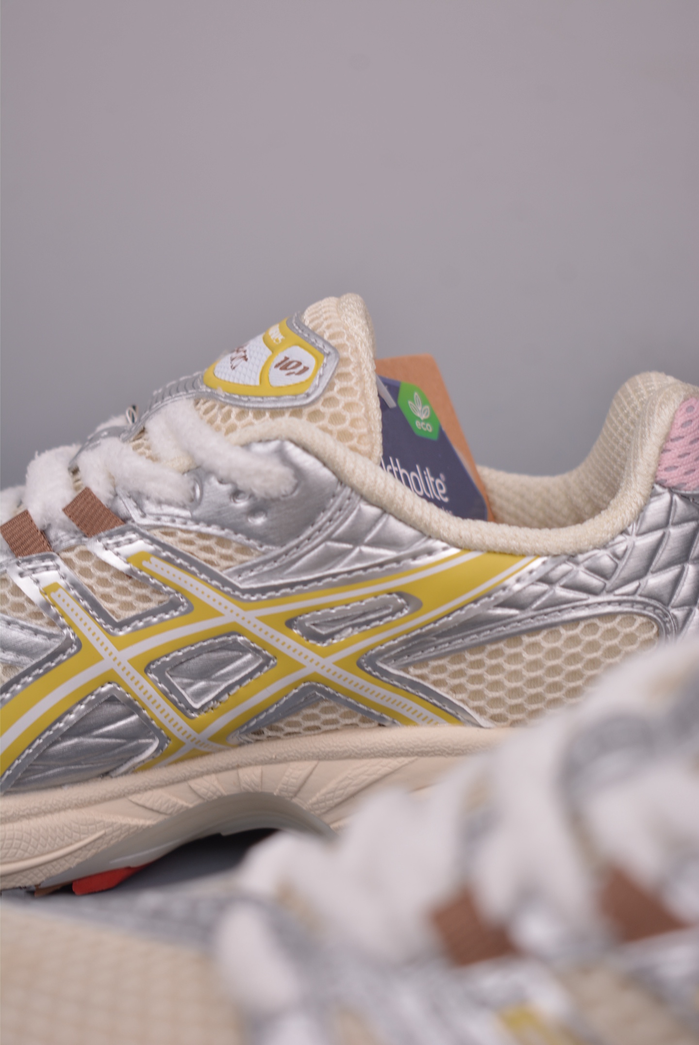 Asics GEL-Kahana Nimbus 10.1 Low-Top Sneakers - Durable, Breathable, and Stylish 9 i1754346892350 2376 0 7