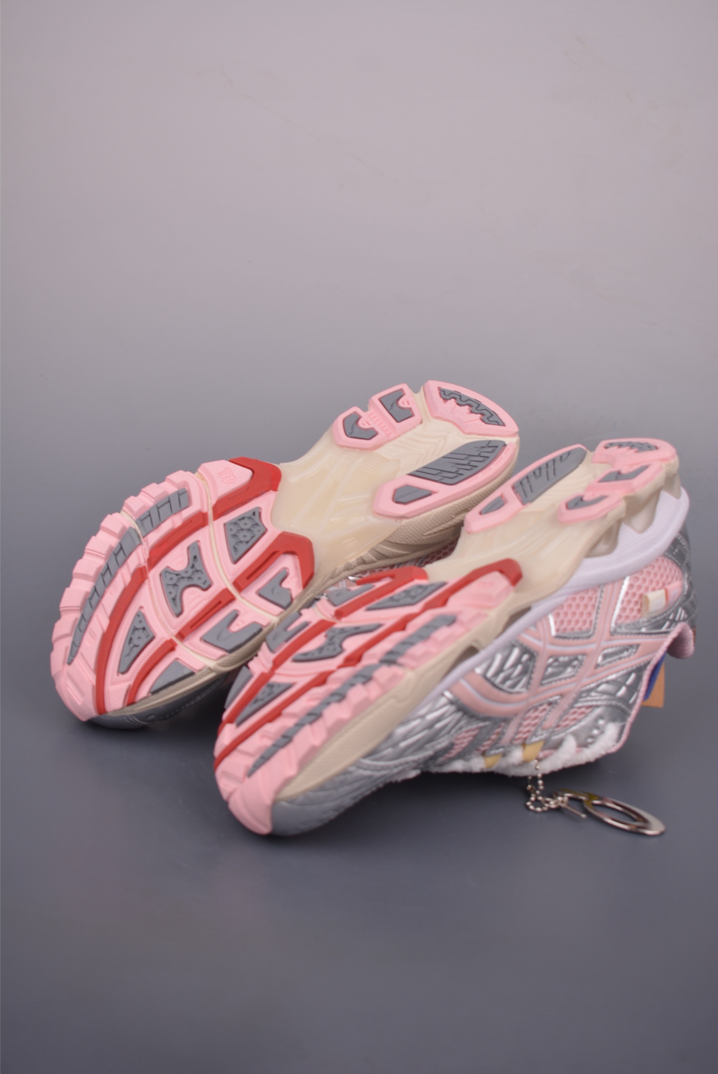 Asics GEL-Kahana Nimbus 10.1 Low-Top Sneakers - Breathable, Durable, Y2K Style 3 i1754346920393 40 0 2