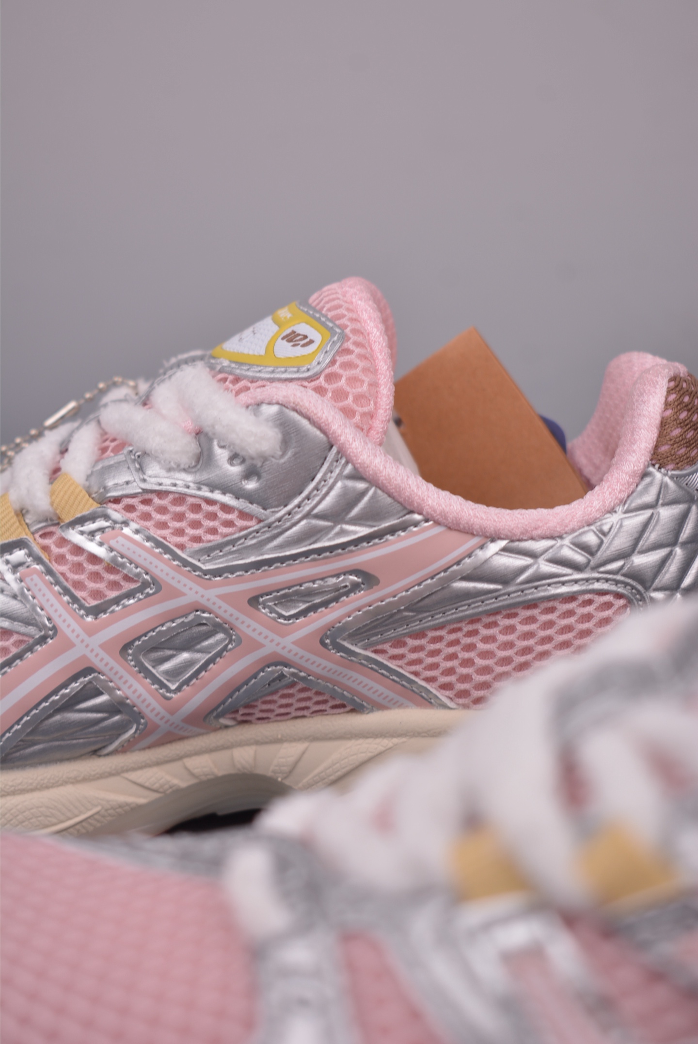 Asics GEL-Kahana Nimbus 10.1 Low-Top Sneakers - Breathable, Durable, Y2K Style 8 i1754346921887 9224 0 7