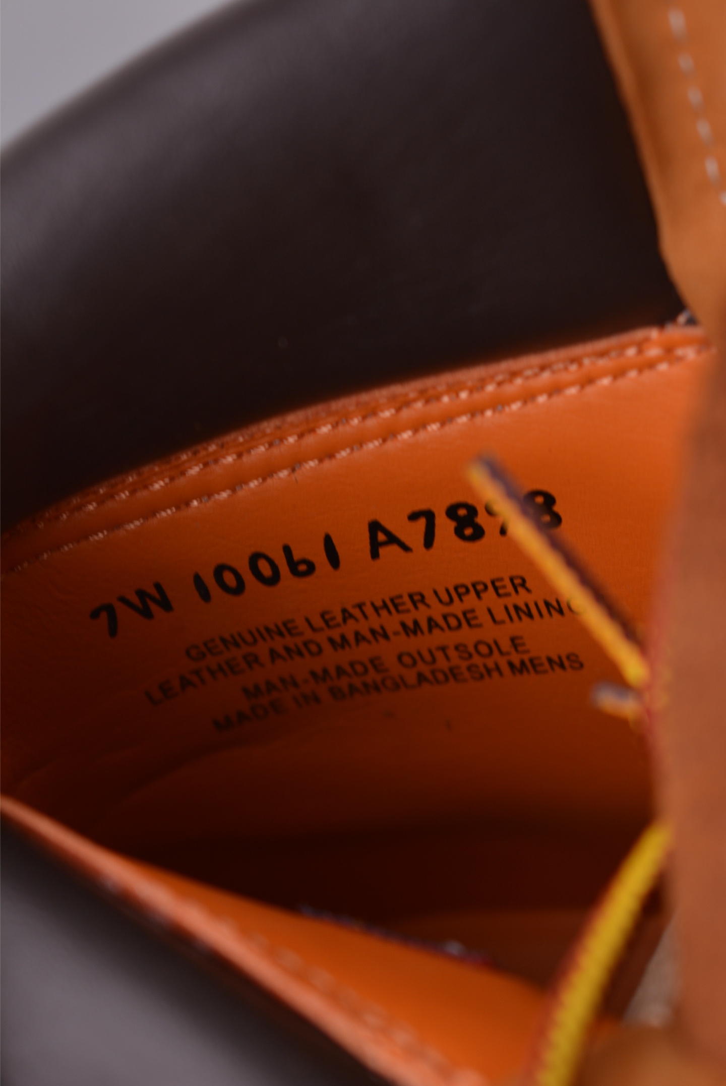 Timberland Classic Waterproof Leather Boots for Men and Women - Premium Quality 9 i1754347098419 5546 0 8