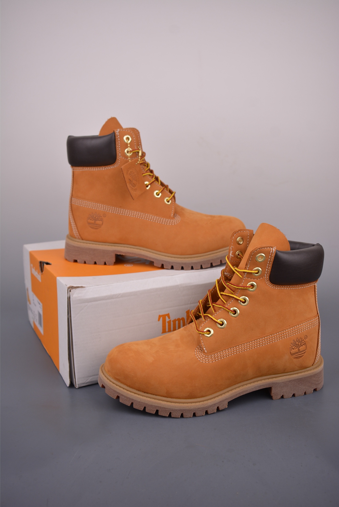 Timberland Classic Waterproof Leather Boots for Men and Women - Premium Quality 5 i1754347098454 233 0 4