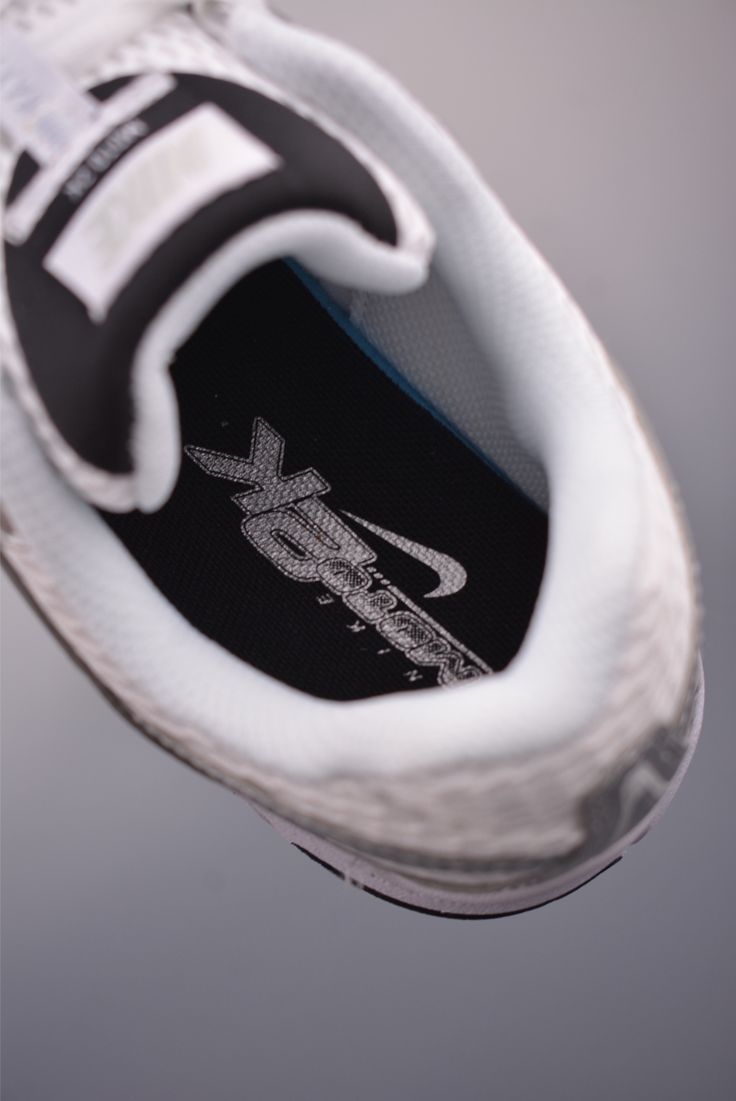 Nike Air Max Moto 2K Running Shoes - Comfortable, Versatile, Low Profile 9 i1754347155040 7313 0 8