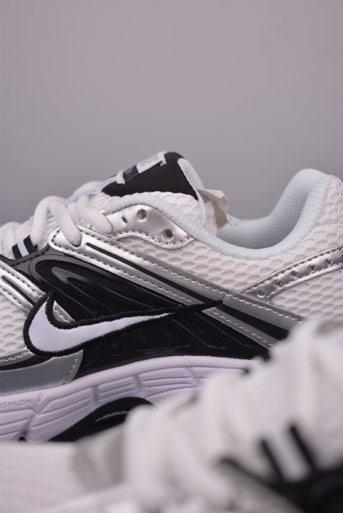 Nike Air Max Moto 2K Running Shoes - Comfortable, Versatile, Low Profile 8 i1754347155118 6910 0 7