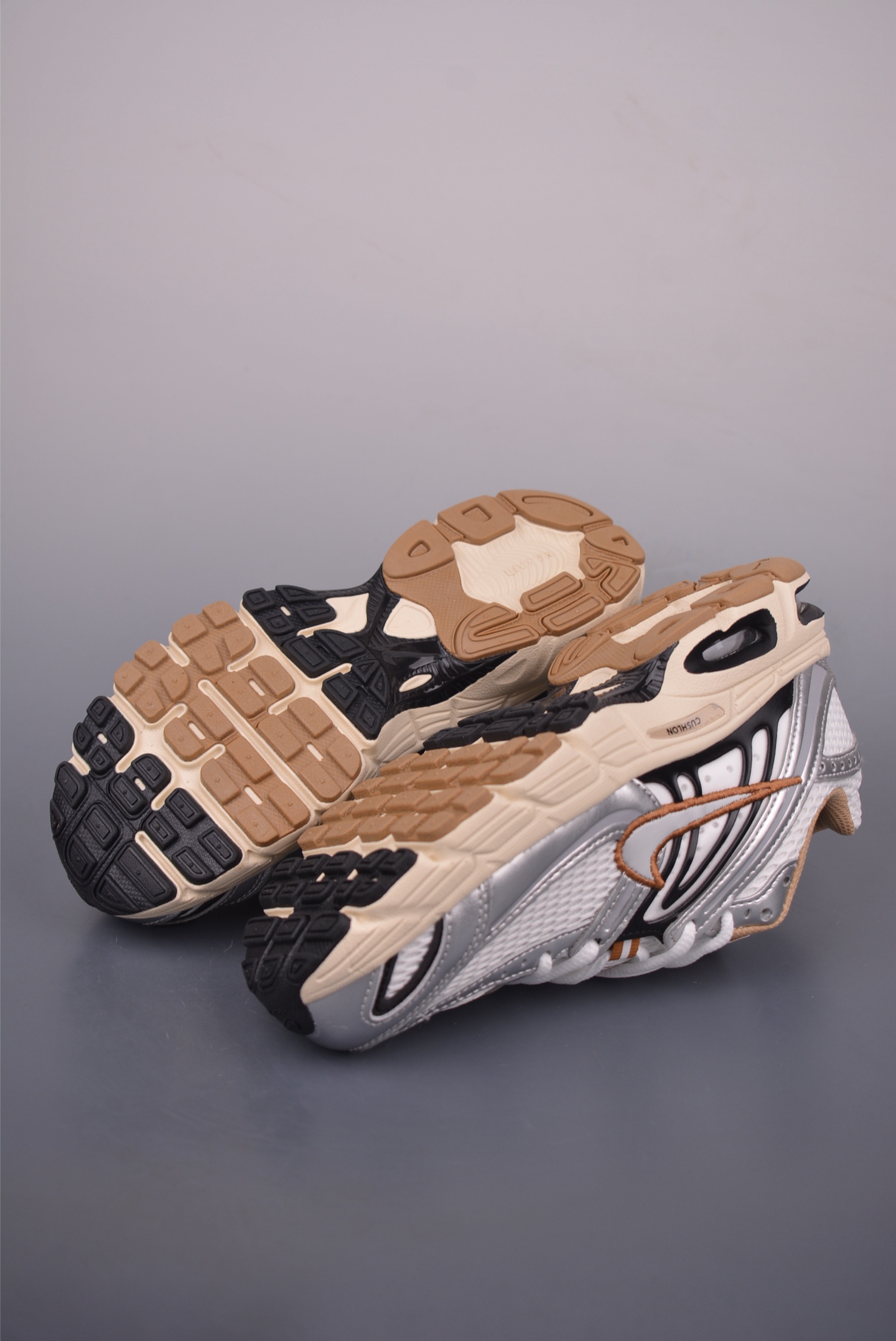 Nike Air Max Moto 2K Low-Top Running Shoes - Comfort and Style HQ2056 4 i1754347181927 7918 0 2