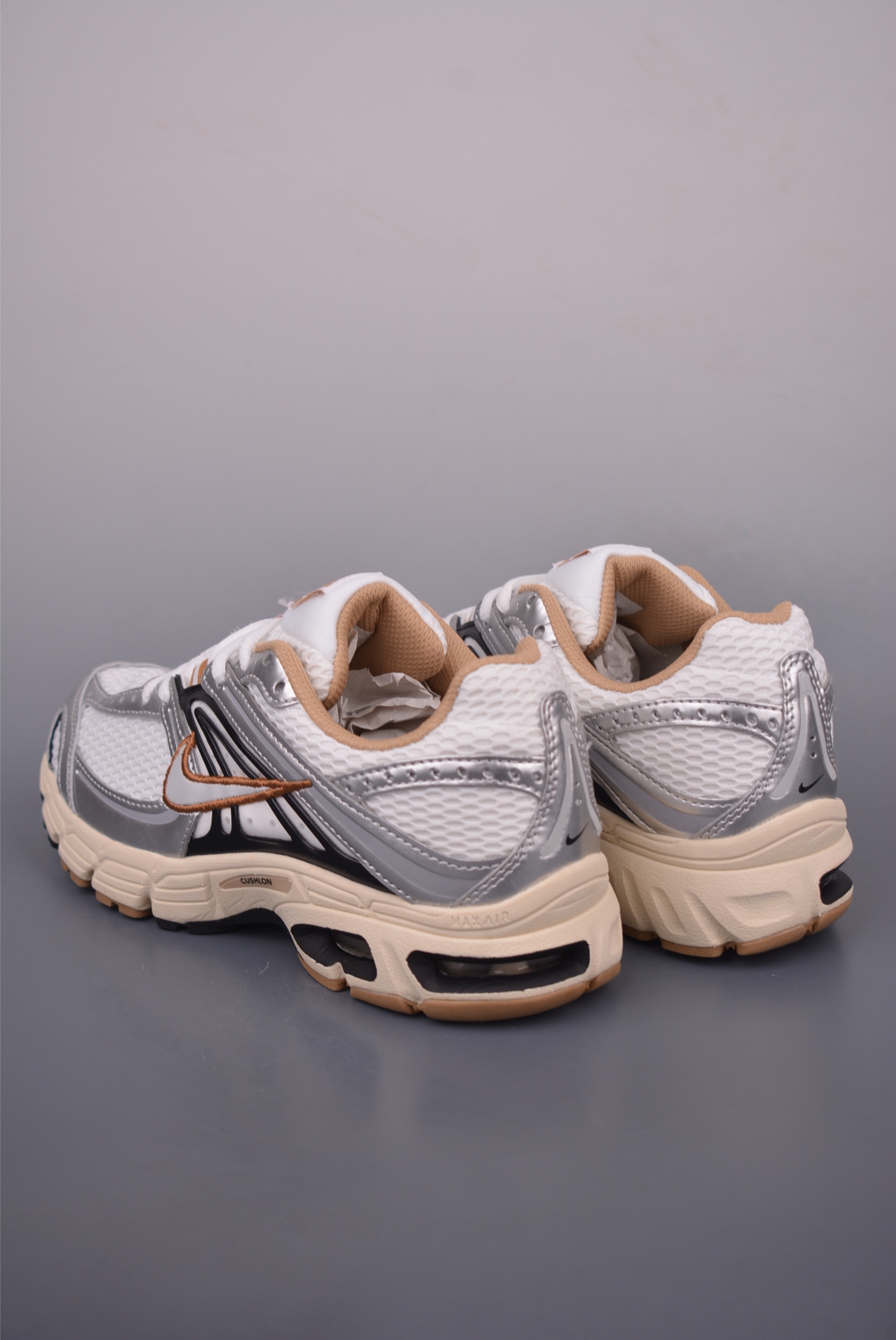 Nike Air Max Moto 2K Low-Top Running Shoes - Comfort and Style HQ2056 3 i1754347181944 7704 0 1