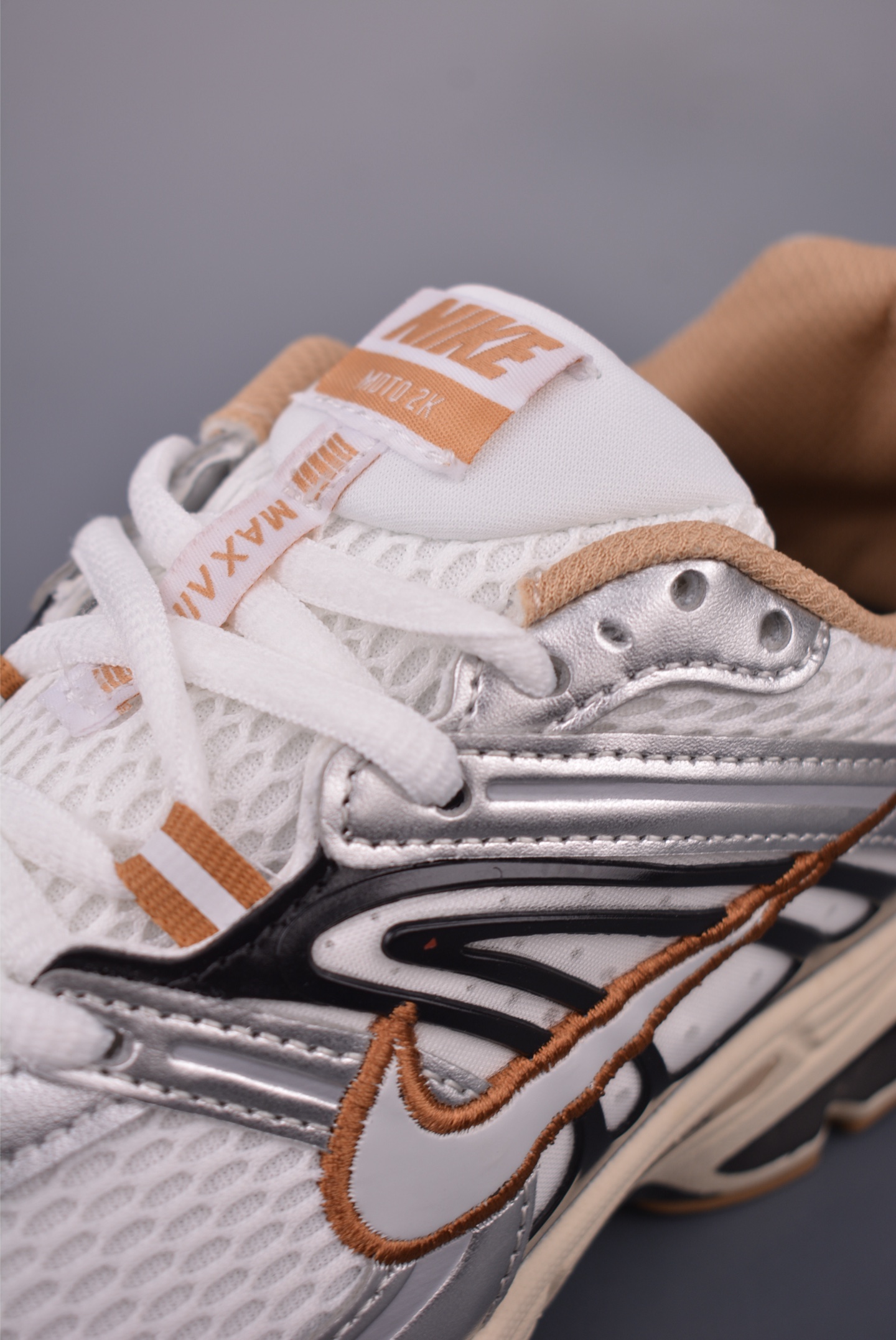 Nike Air Max Moto 2K Low-Top Running Shoes - Comfort and Style HQ2056 8 i1754347183442 6183 0 6