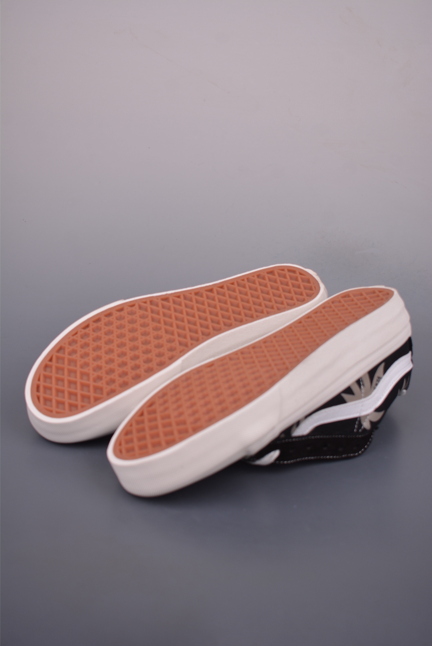 Vans Sk8-Low Black Palm Leaf Canvas Sneakers - Stylish, Durable, and Unique 4 i1754347299407 9706 0 2