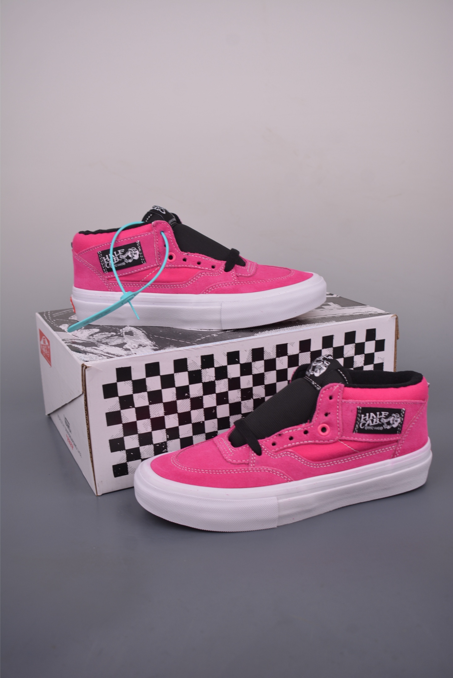 Vans Skate Half Cab 玫红/火龙果 美式复古休闲中帮职业滑板鞋 VN0A2Z34A