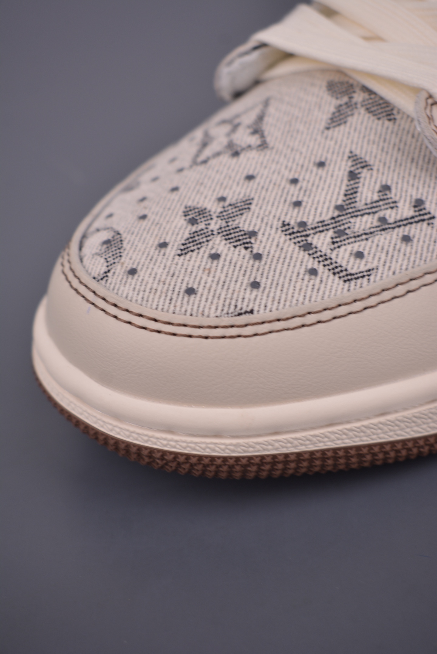 Louis Vuitton x Travis Scott Air Jordan 1 Low - Designer Collaboration Sneakers 7 i1754348307770 7551 0 5