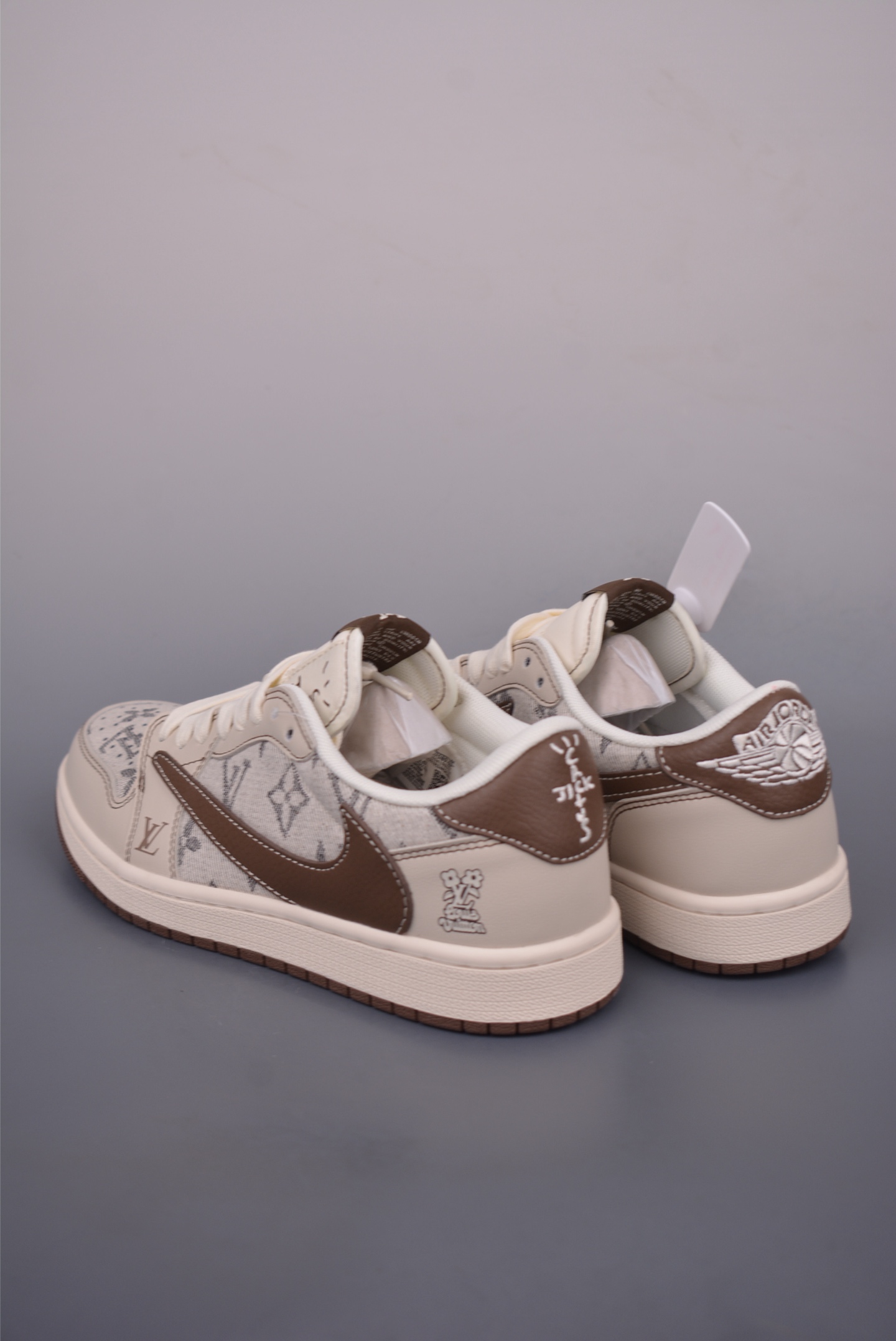 Louis Vuitton x Travis Scott Air Jordan 1 Low - Designer Collaboration Sneakers 3 i1754348307783 9586 0 1