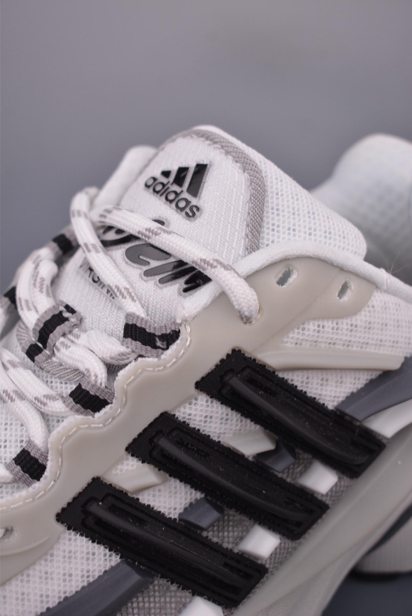 Adidas Adistar Cushion Retro Running Shoes White Black JP92622722 7 i1754428086537 3842 0 6