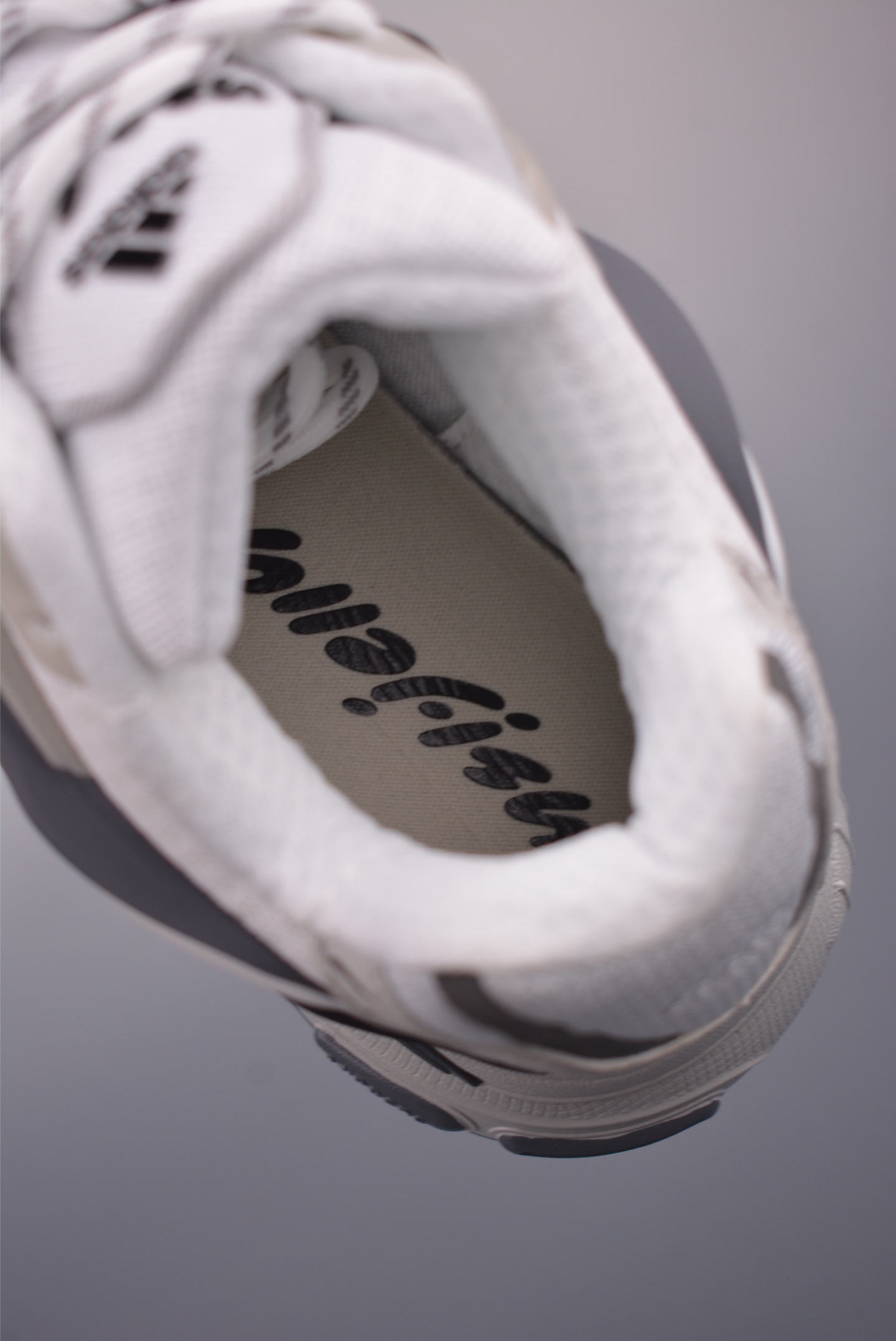 Adidas Adistar Cushion Retro Running Shoes White Black JP92622722 9 i1754428088130 655 0 8