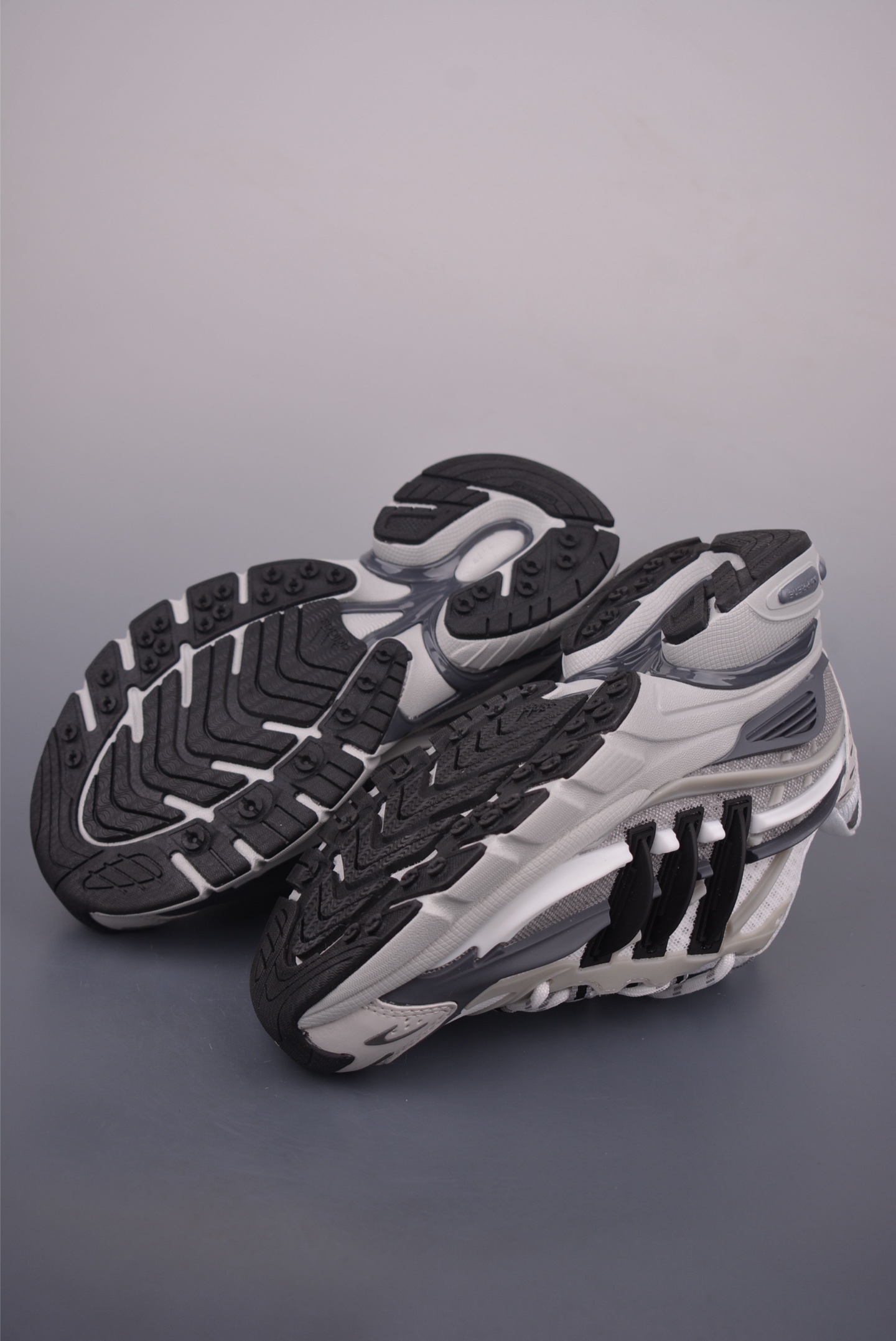 Adidas Adistar Cushion Retro Running Shoes White Black JP92622722 3 i1754428088145 5675 0 2