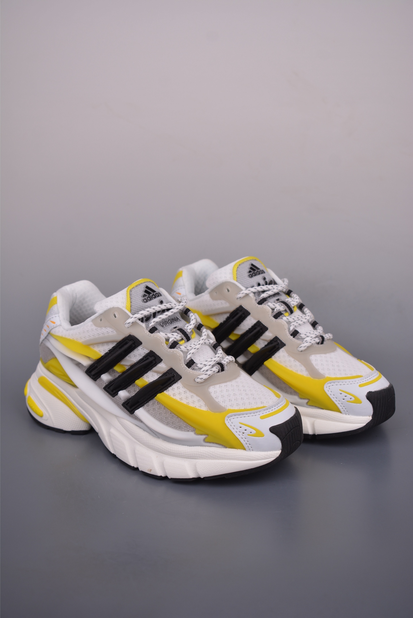 300 Pharrell x adidas Adistar Jellyfish 低帮复古风老爹鞋 JP9267