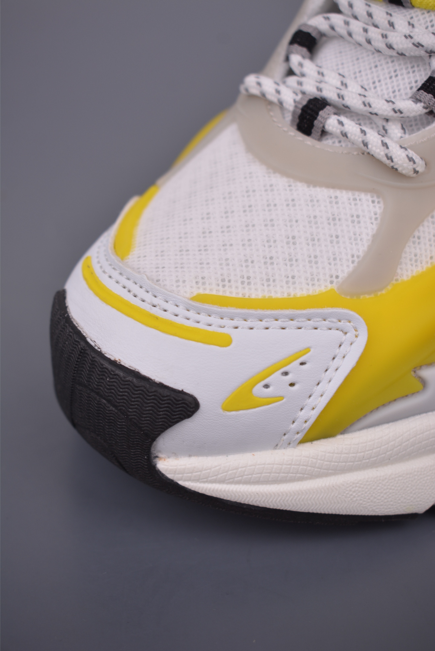 300 Pharrell x adidas Adistar Jellyfish 低帮复古风老爹鞋 JP9267