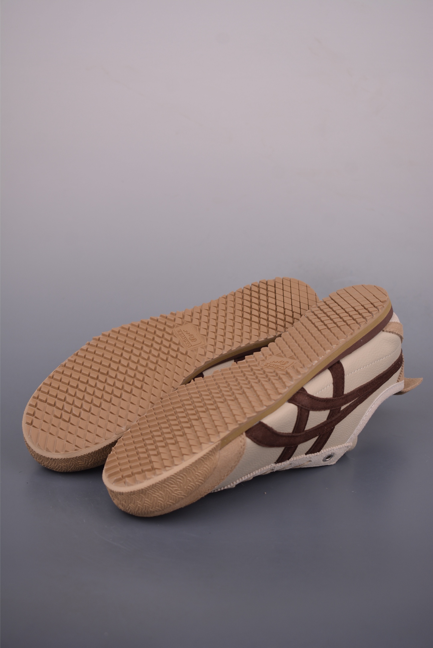 Asics鬼冢虎 MEXICO 66 SD 做工精赞 1183C015-204