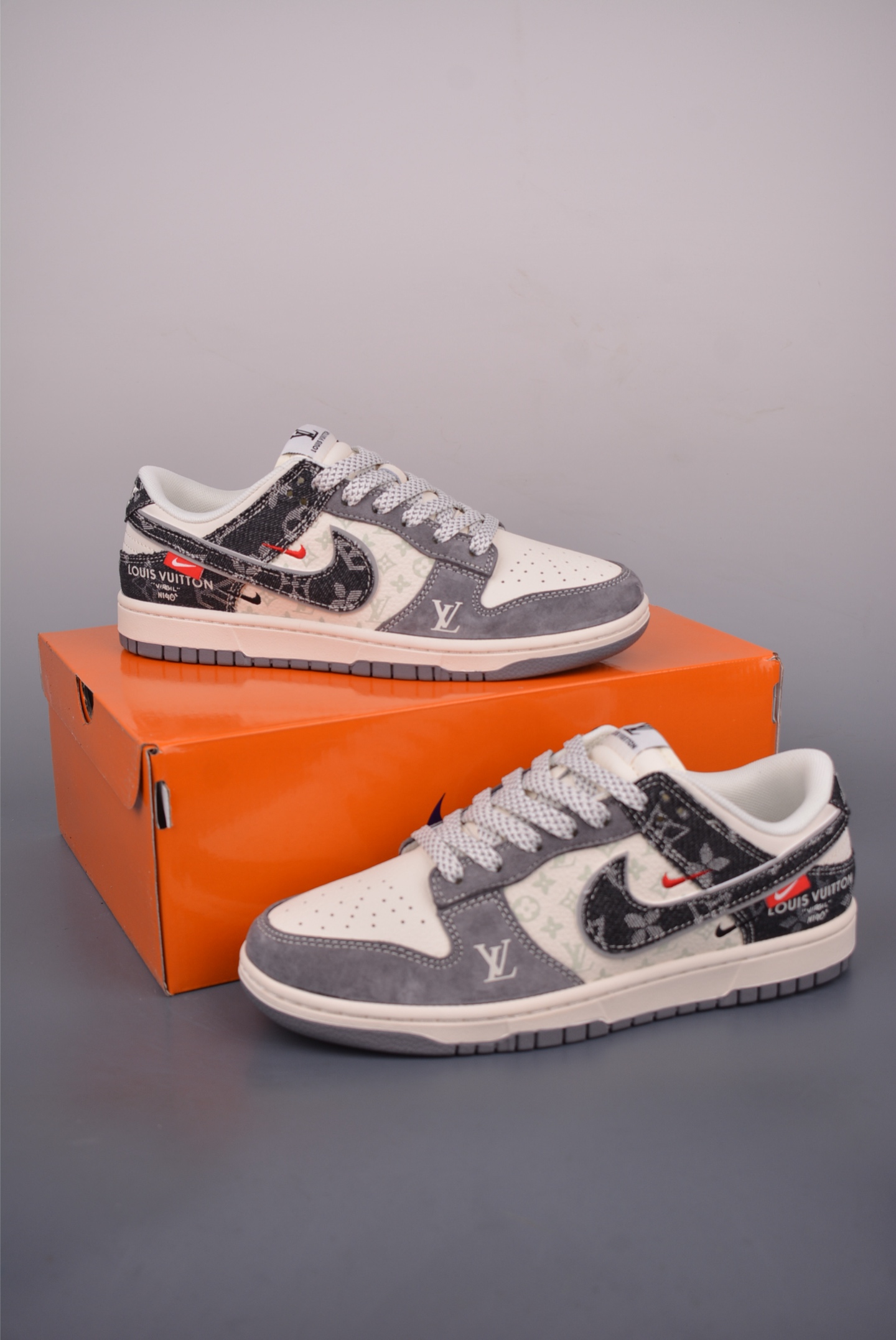 Nike SB Dunk Low Louis Vuitton Limited Edition Sneakers 5 i1754432076593 1956 0 4