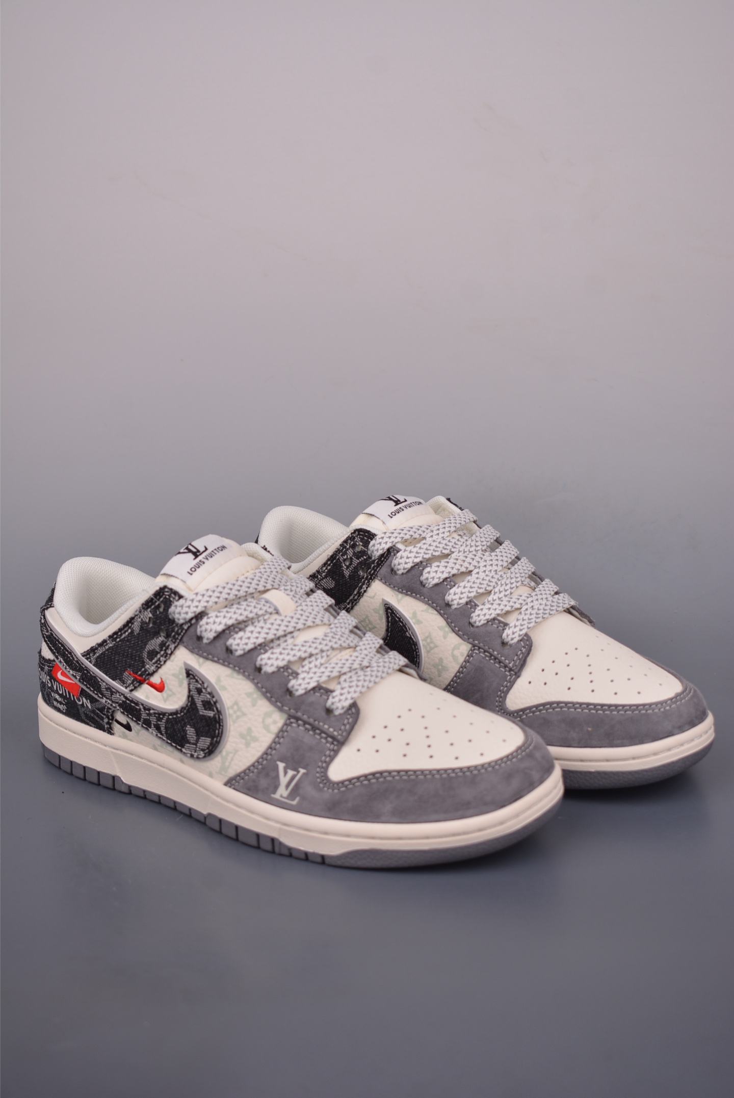 Nike SB Dunk Low Louis Vuitton Limited Edition Sneakers 1 i1754432076593 2144 0 0