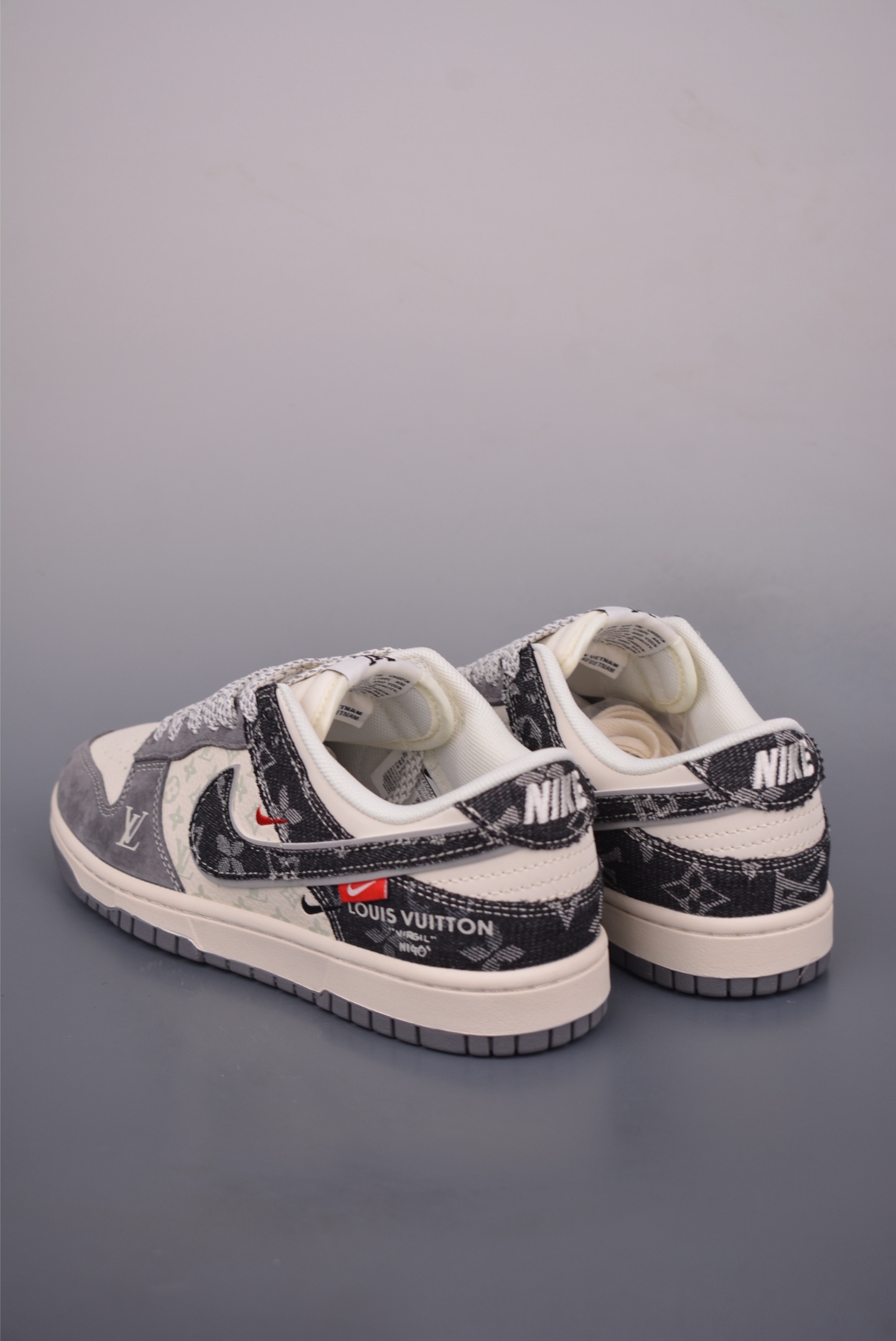 Nike SB Dunk Low Louis Vuitton Limited Edition Sneakers 2 i1754432076593 2802 0 1