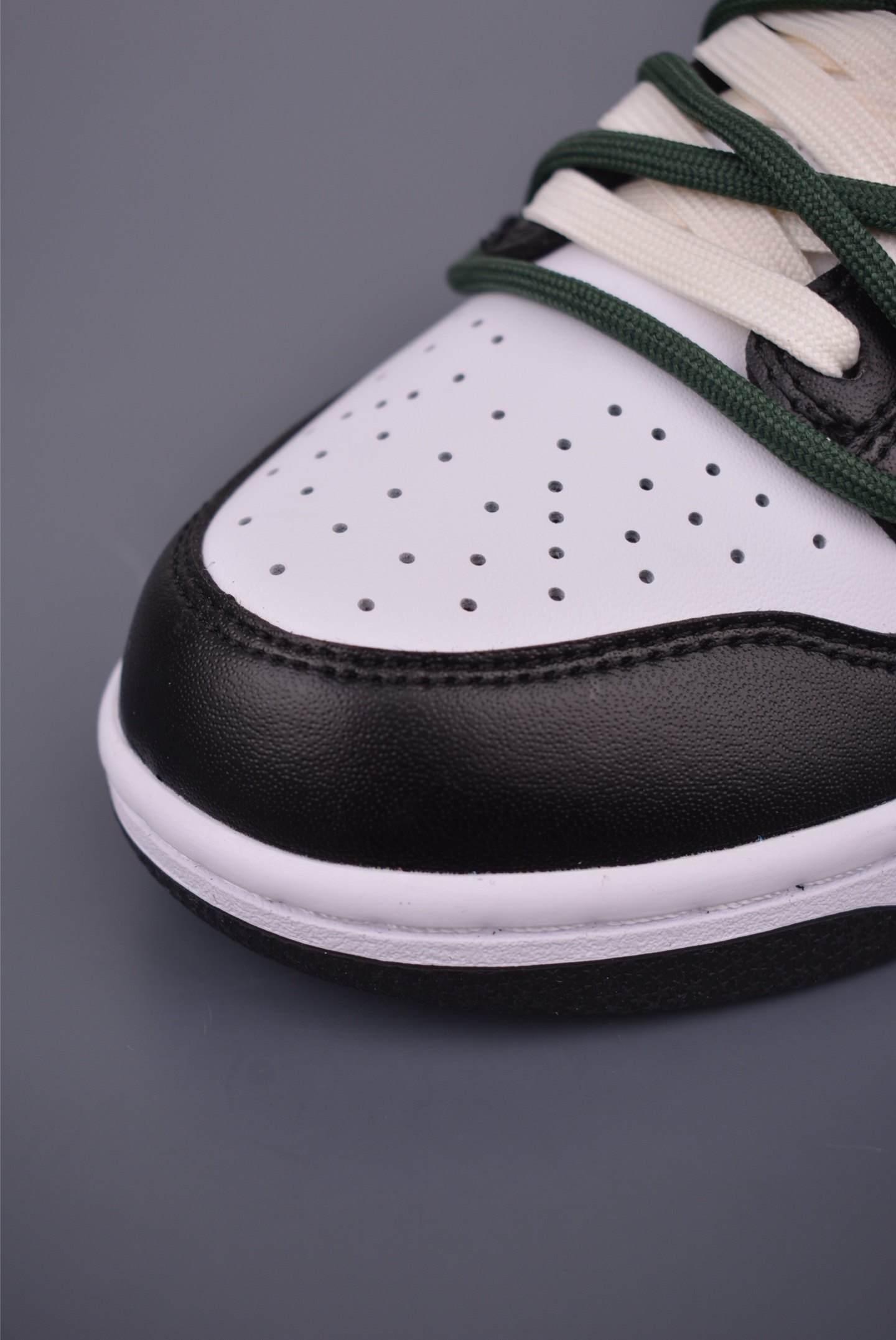 Nike SB Dunk Low Gray Black Green Deconstructed Lace-Up Sneakers 6 i1754432502658 6255 0 5