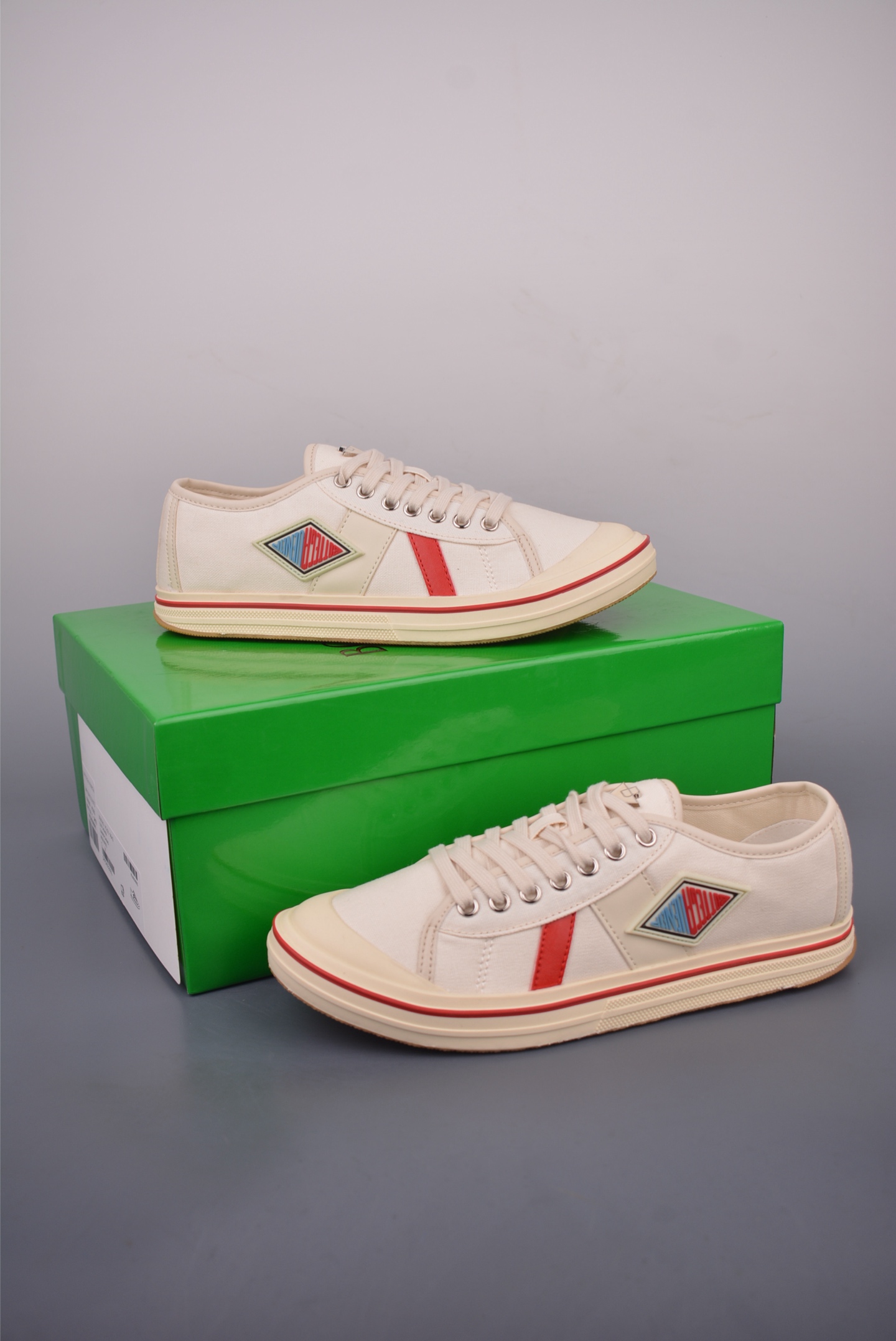 Bottega Veneta Eliot Canvas Sneakers - Retro Style, Comfortable and Durable 6 i1754520550057 5707 0 4
