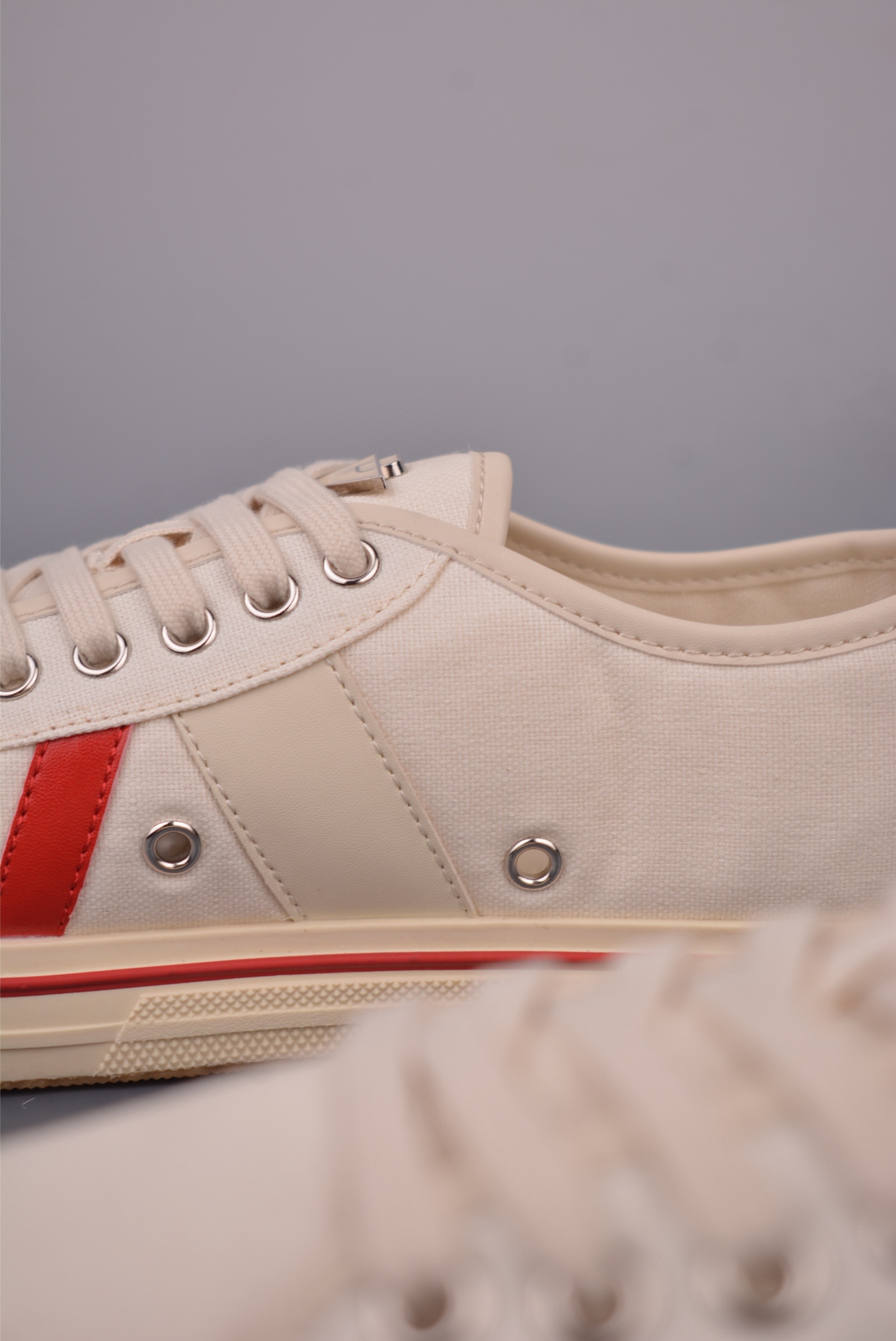 Bottega Veneta Eliot Canvas Sneakers - Retro Style, Comfortable and Durable 9 i1754520551678 1233 0 7