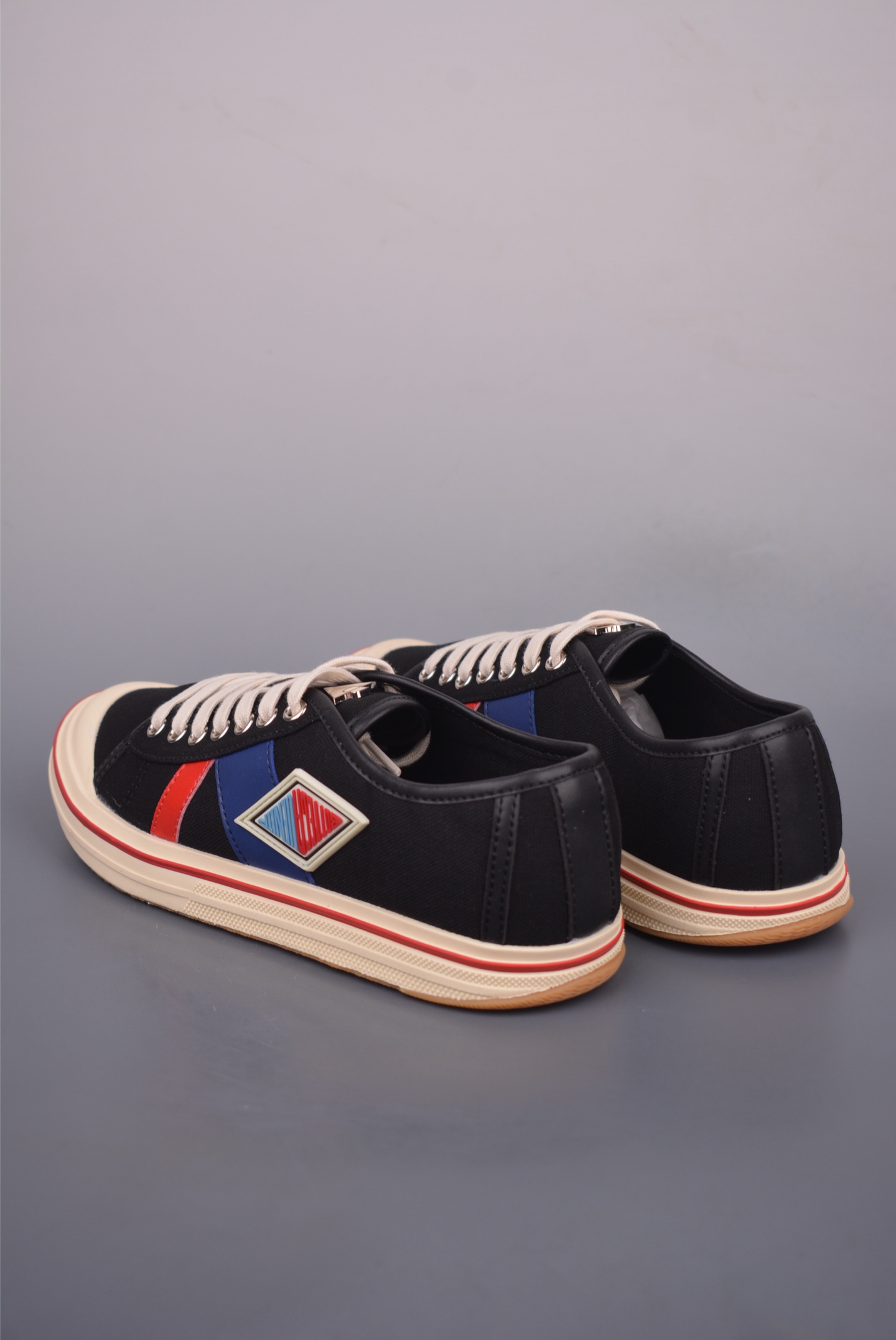 Bottega Veneta Eliot Canvas Sneakers - Retro Basketball Inspired Shoes 3 i1754520587329 3550 0 1