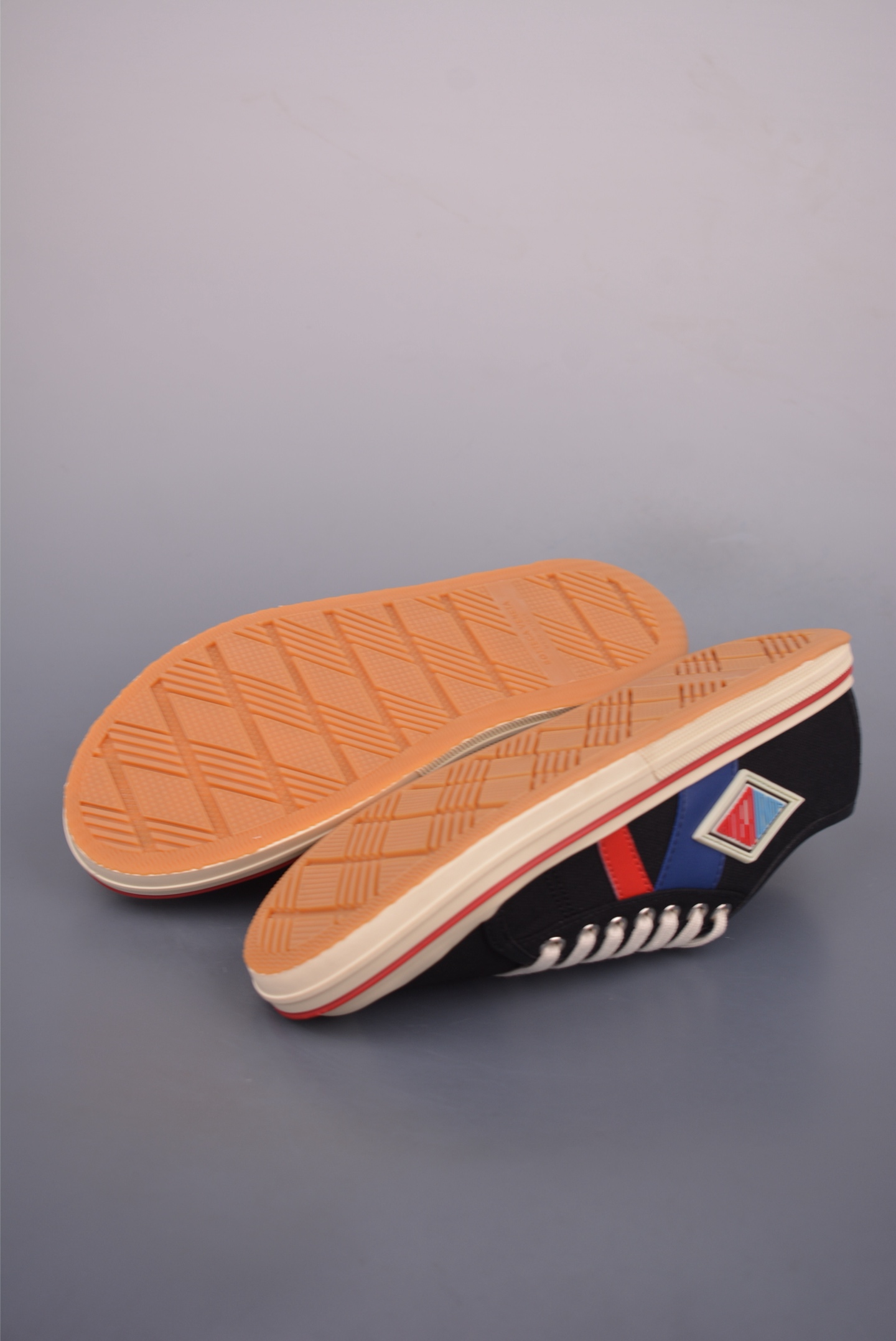 Bottega Veneta Eliot Canvas Sneakers - Retro Basketball Inspired Shoes 4 i1754520587360 2571 0 2