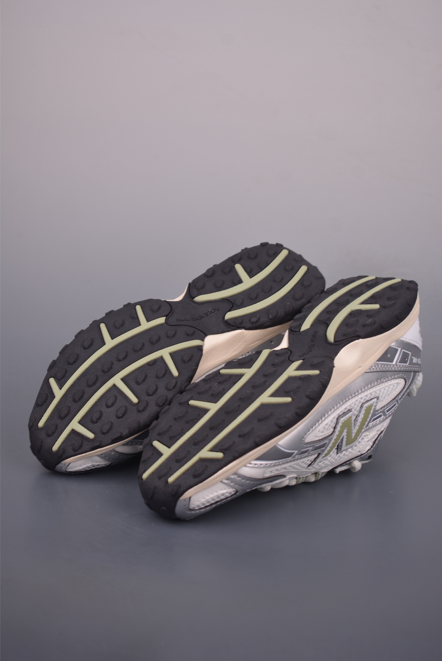 New Balance 204 Series Retro Casual Versatile Running Shoes - White/Silver 3 i1754521085875 6852 0 2