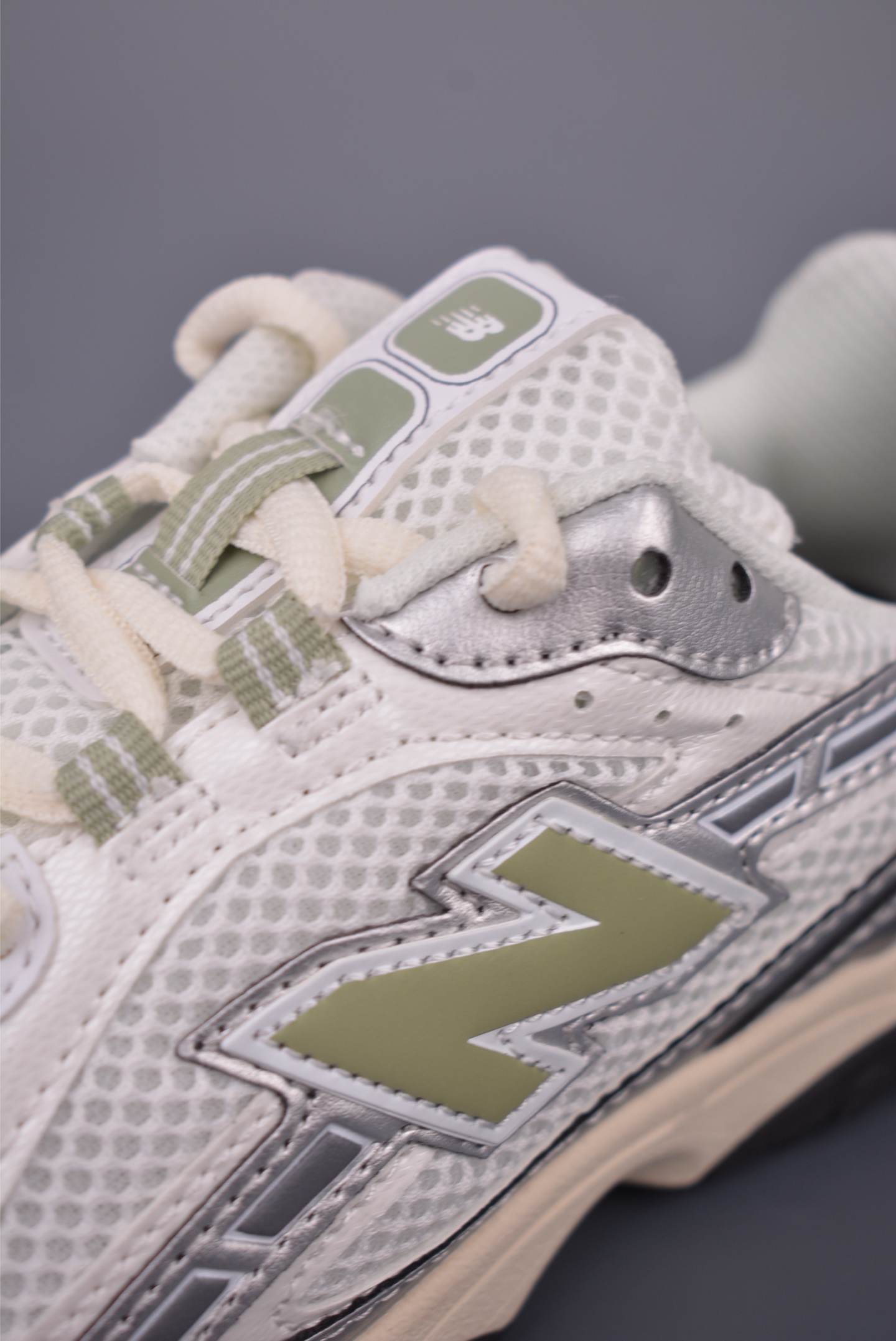 New Balance 204 Series Retro Casual Versatile Running Shoes - White/Silver 7 i1754521087503 9250 0 6